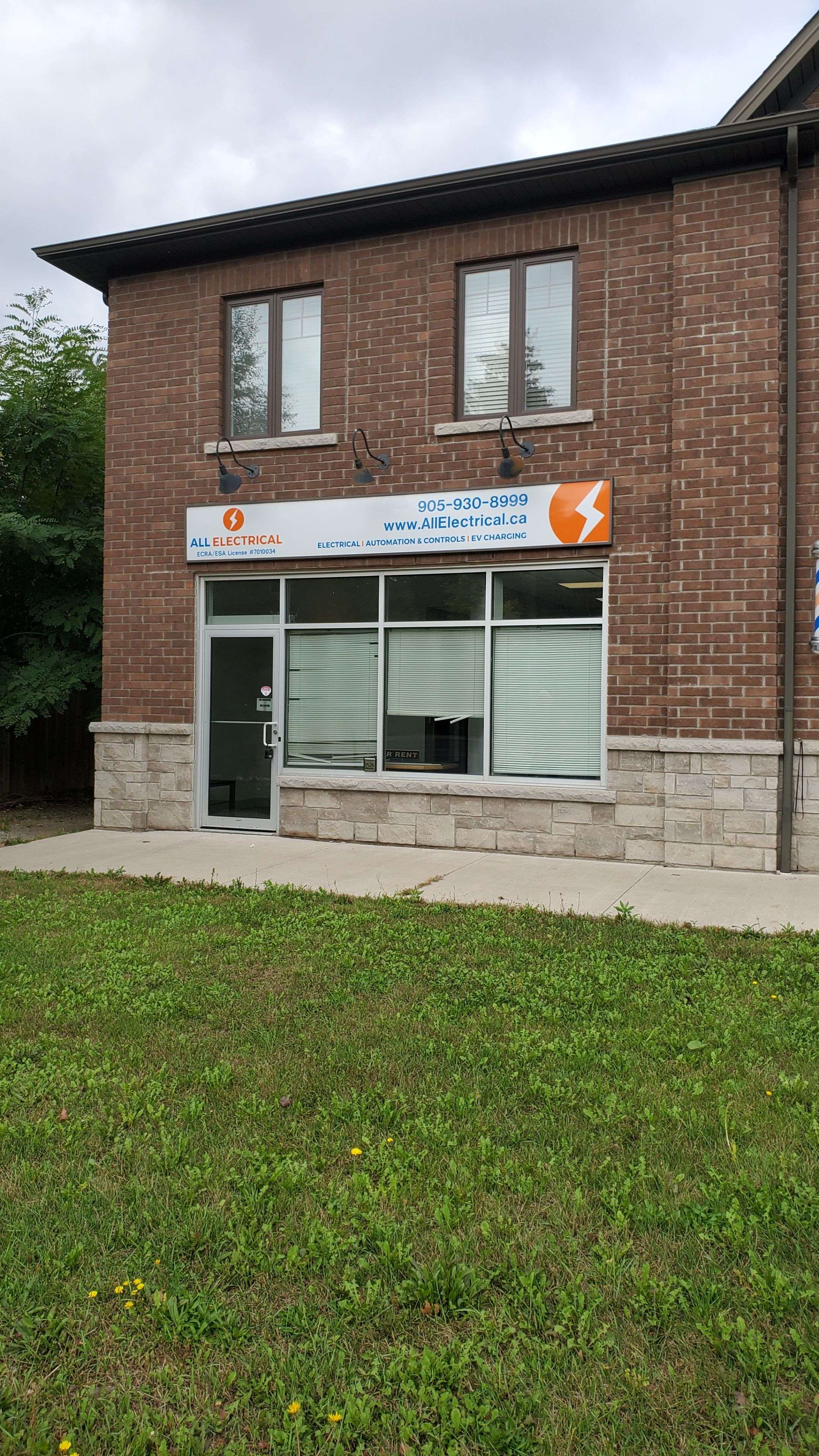 Hamilton, ON L8G 0A9,144 KING ST W ## 1