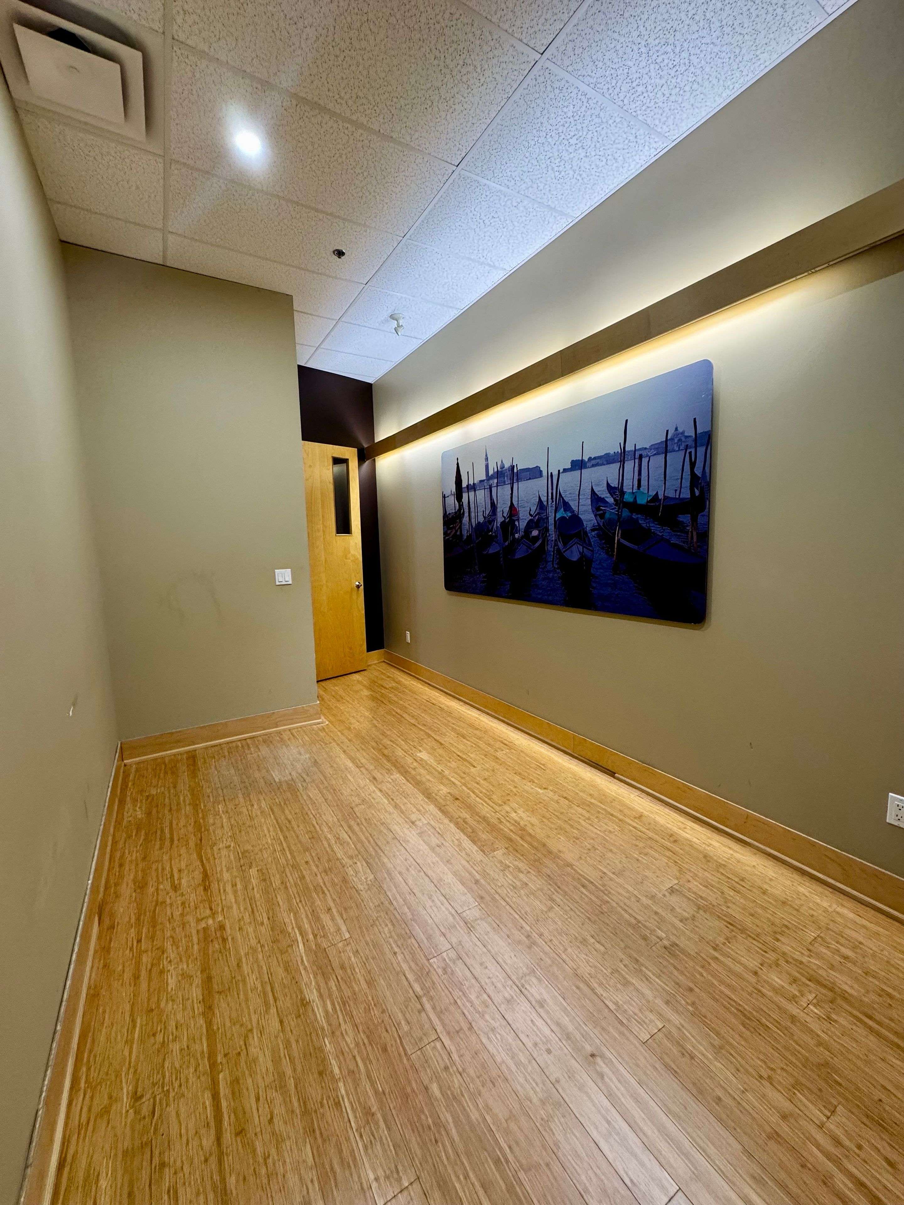 Toronto C13, ON M3B 2R2,3-25 Scarsdale RD #Studio #3