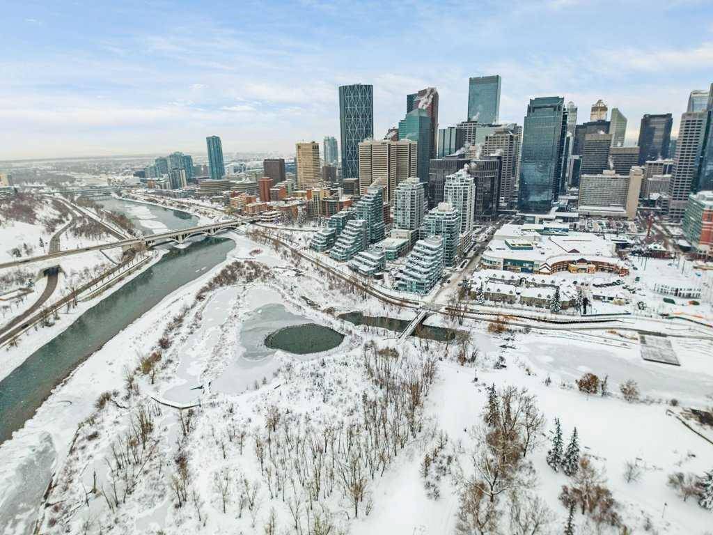 Calgary, AB T2P 0W3,222 Riverfront AVE SW #812