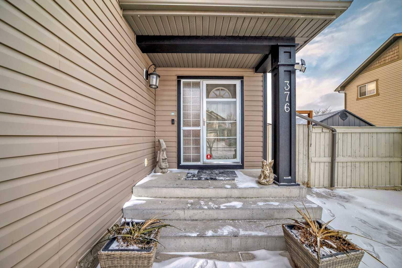 Airdrie, AB T4B 0C1,376 Morningside CRES SW