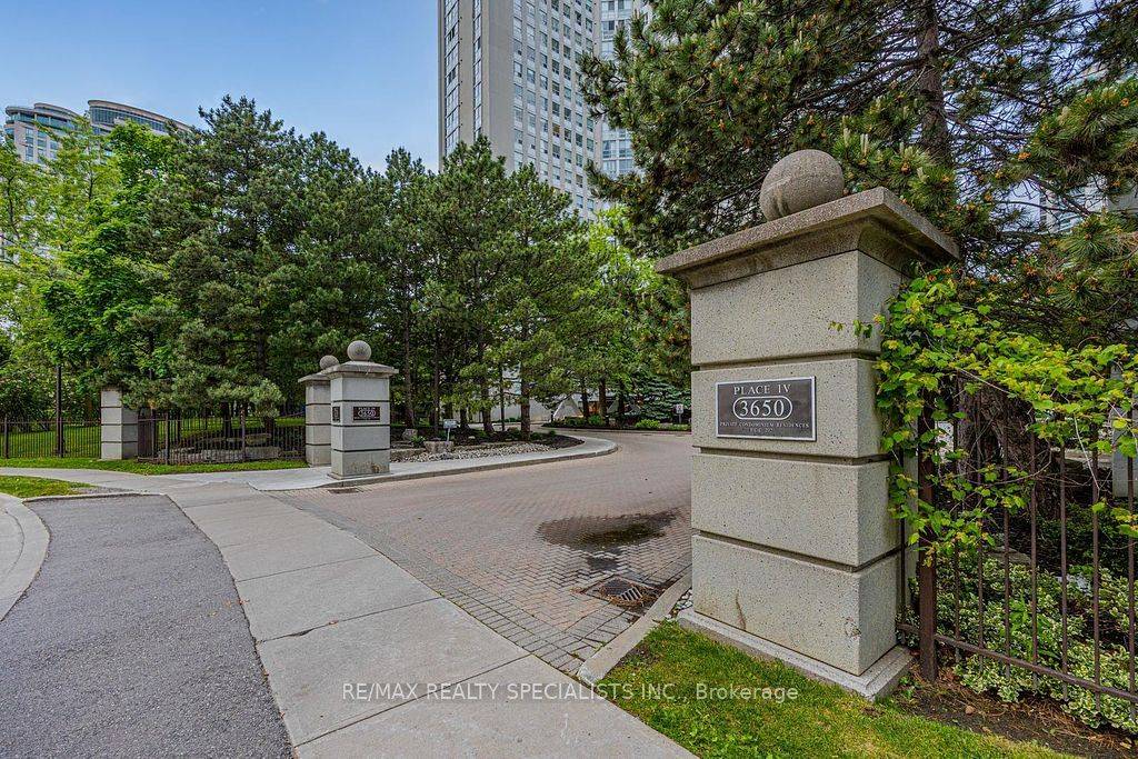 Mississauga, ON L5A 4A1,3650 Kaneff CRES #2301