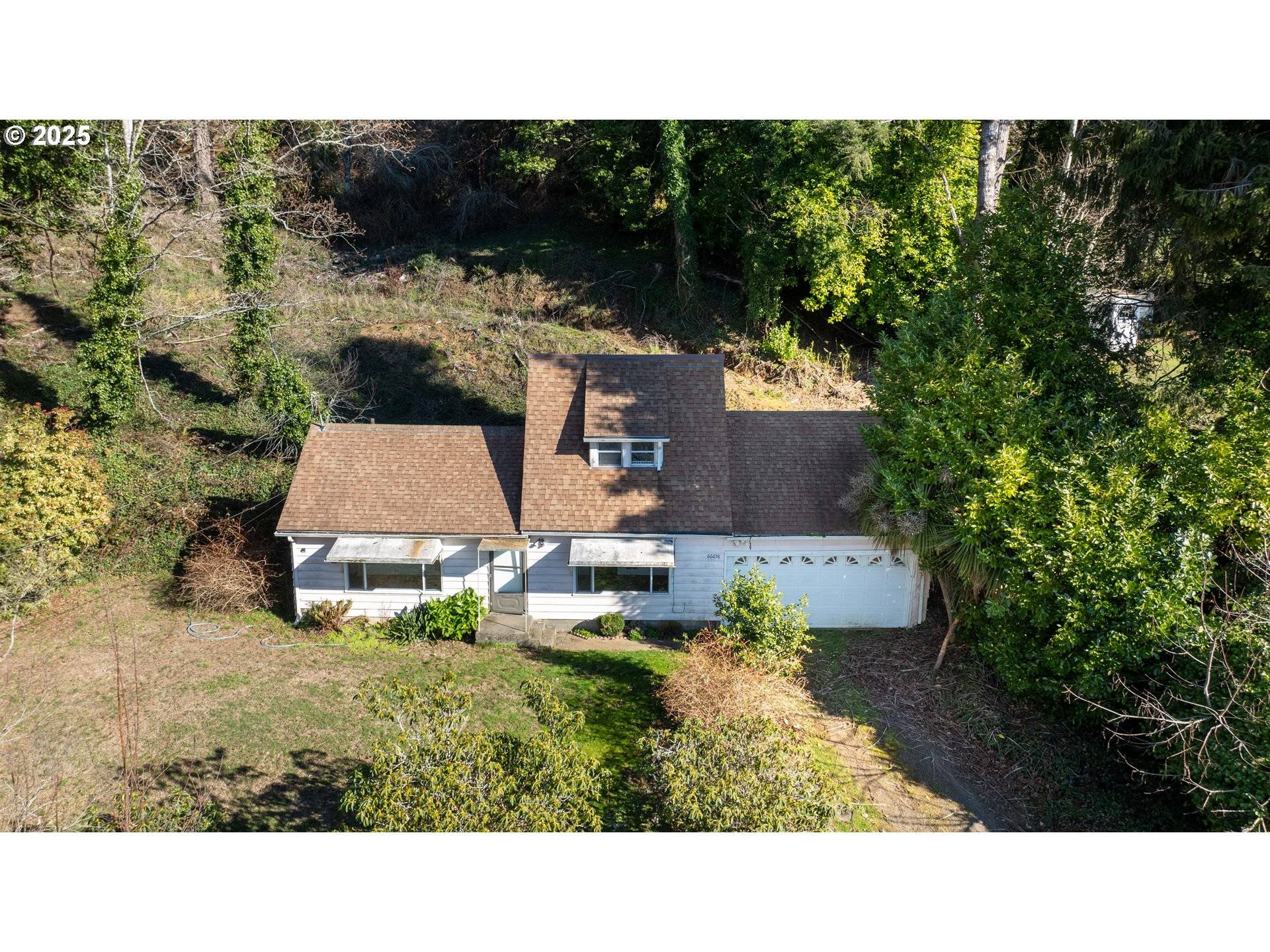 North Bend, OR 97459,66658 HUMMINGBIRD LN