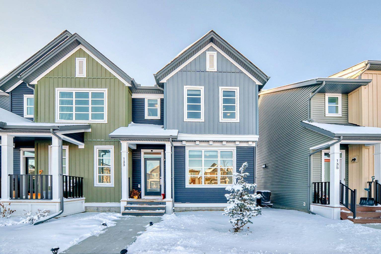 Airdrie, AB T4A 3L6,133 highview Gate E