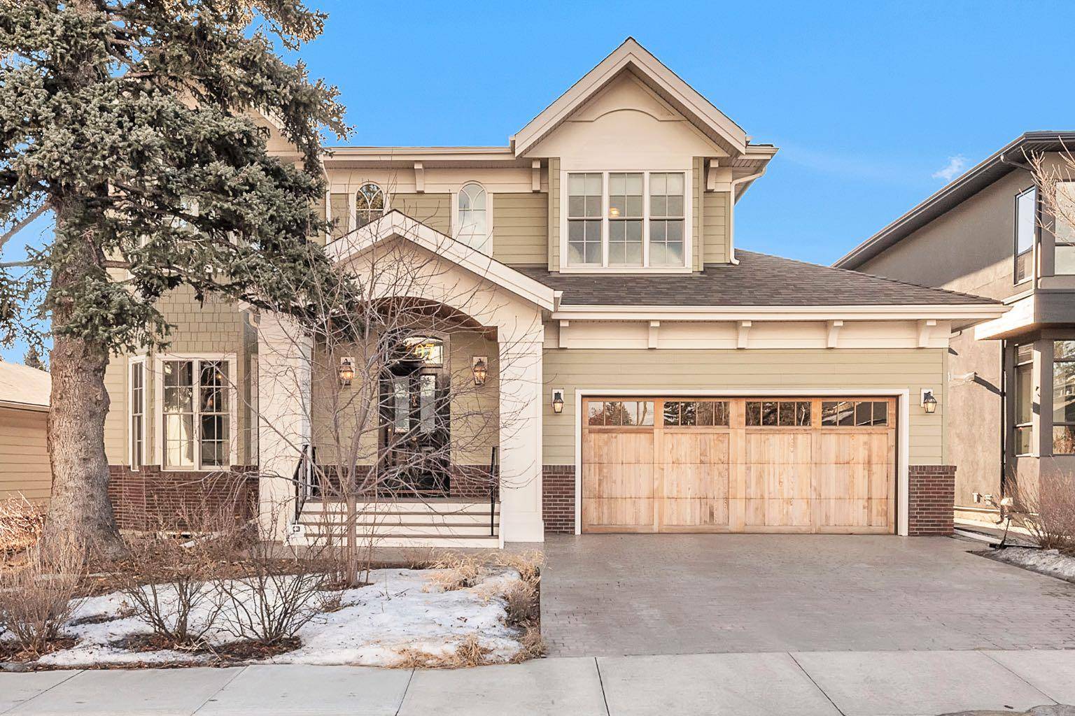 Calgary, AB T2T 2M4,1607 42 AVE SW