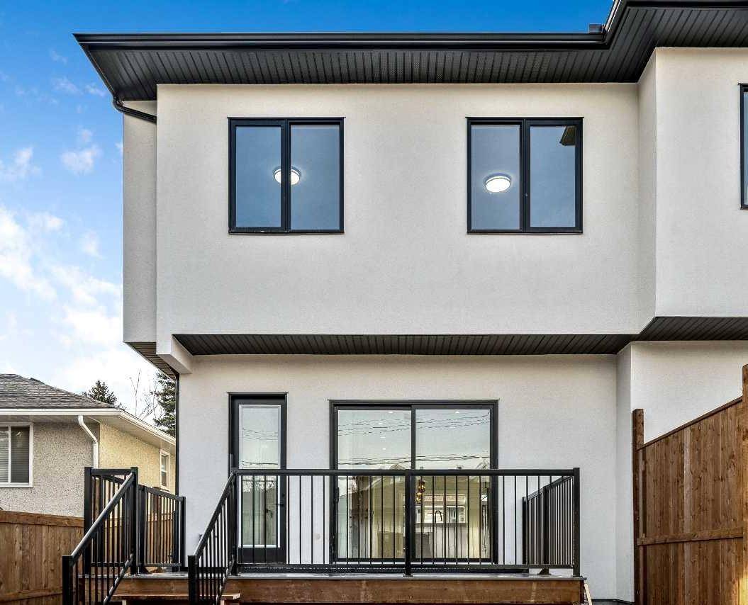 Calgary, AB T2M 3Y2,2428 23 ST NW