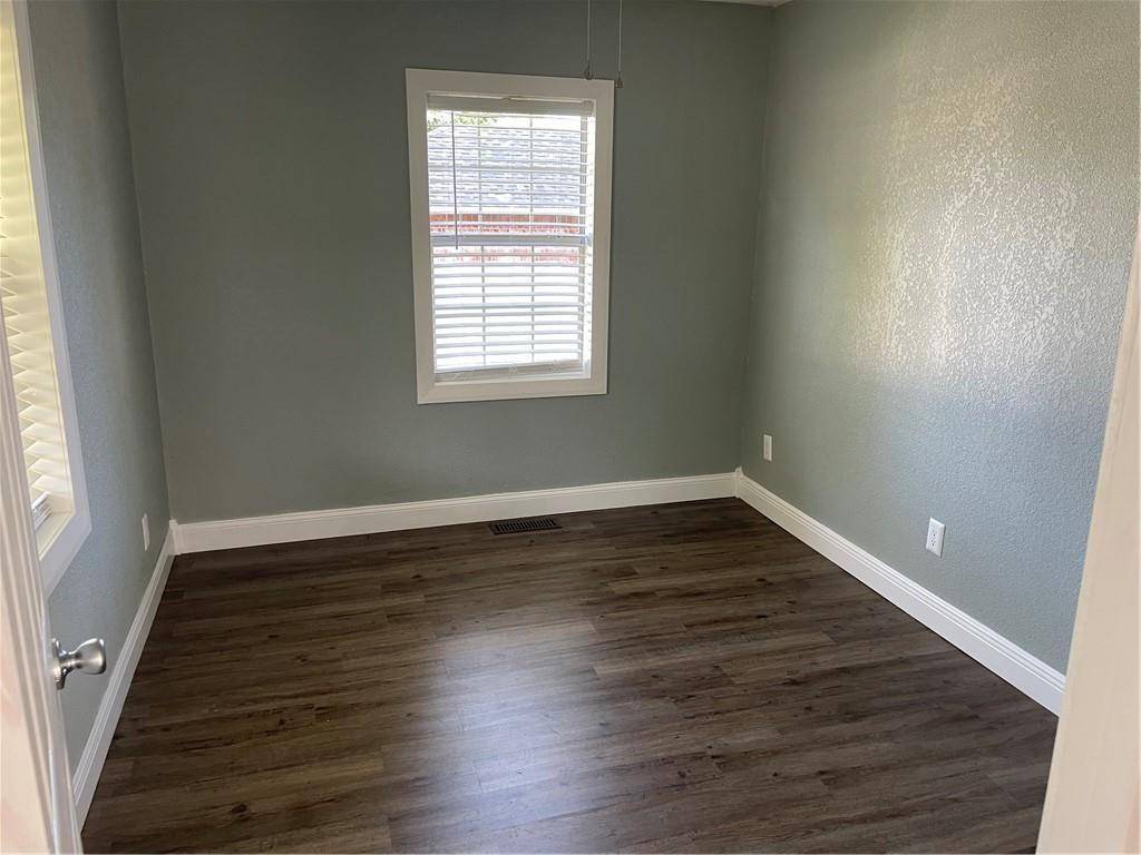 Chandler, OK 74834,306 W 4th Street