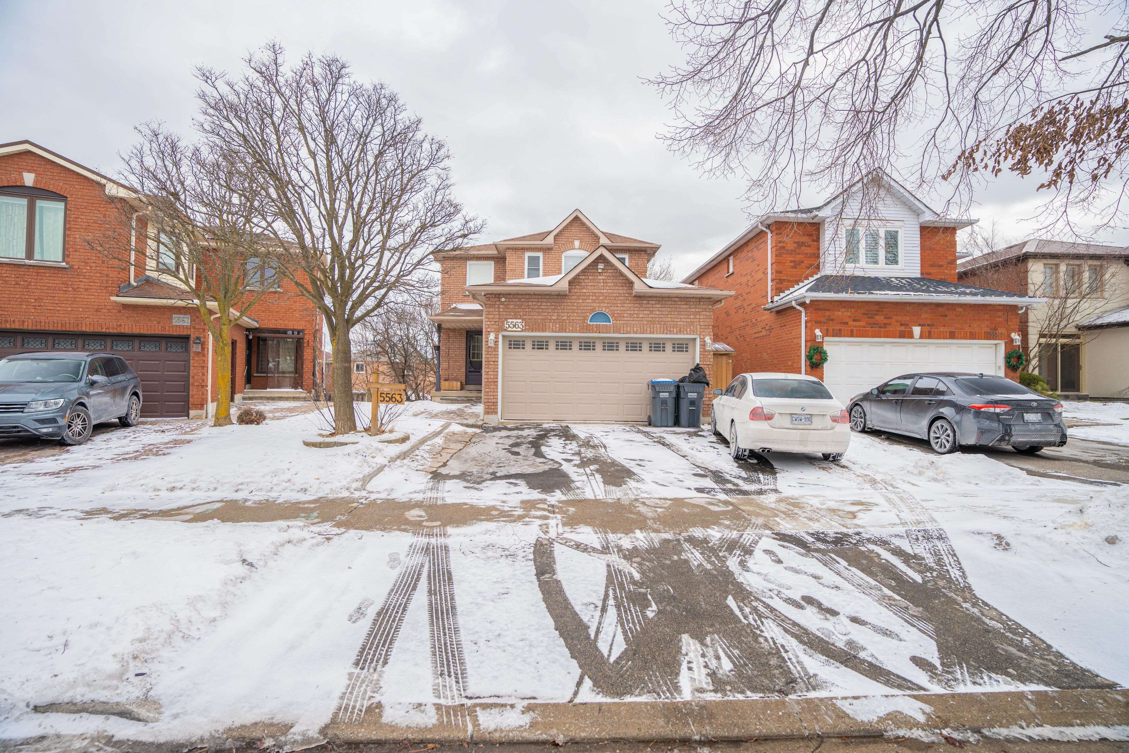 Mississauga, ON L5R 3M8,5563 Lockengate CT