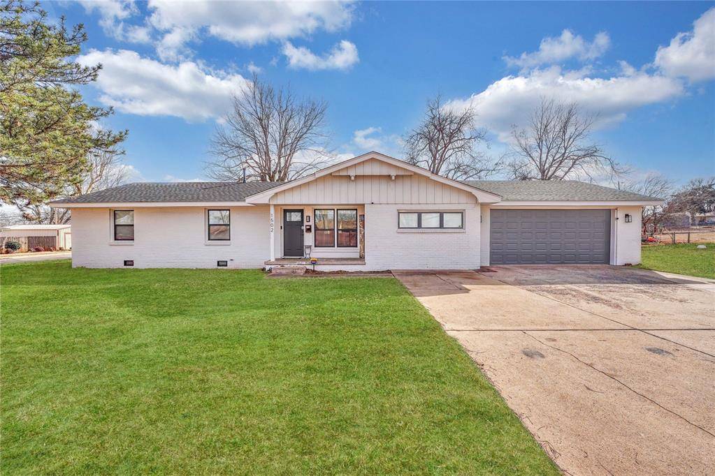 Elk City, OK 73644,1502 W B Avenue