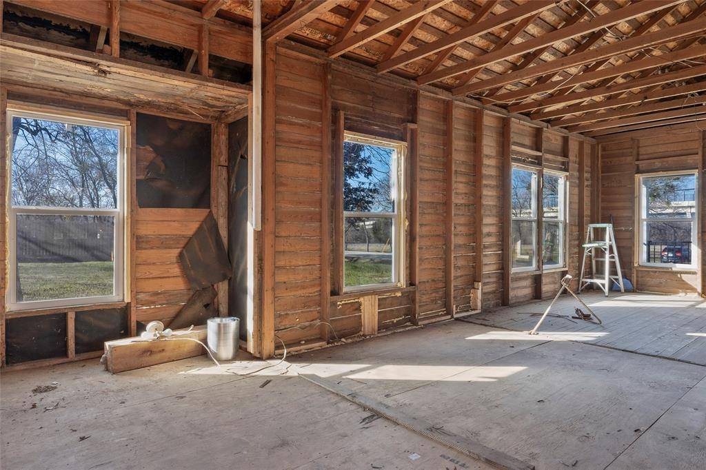 Midlothian, TX 76065,818 N 9th Street