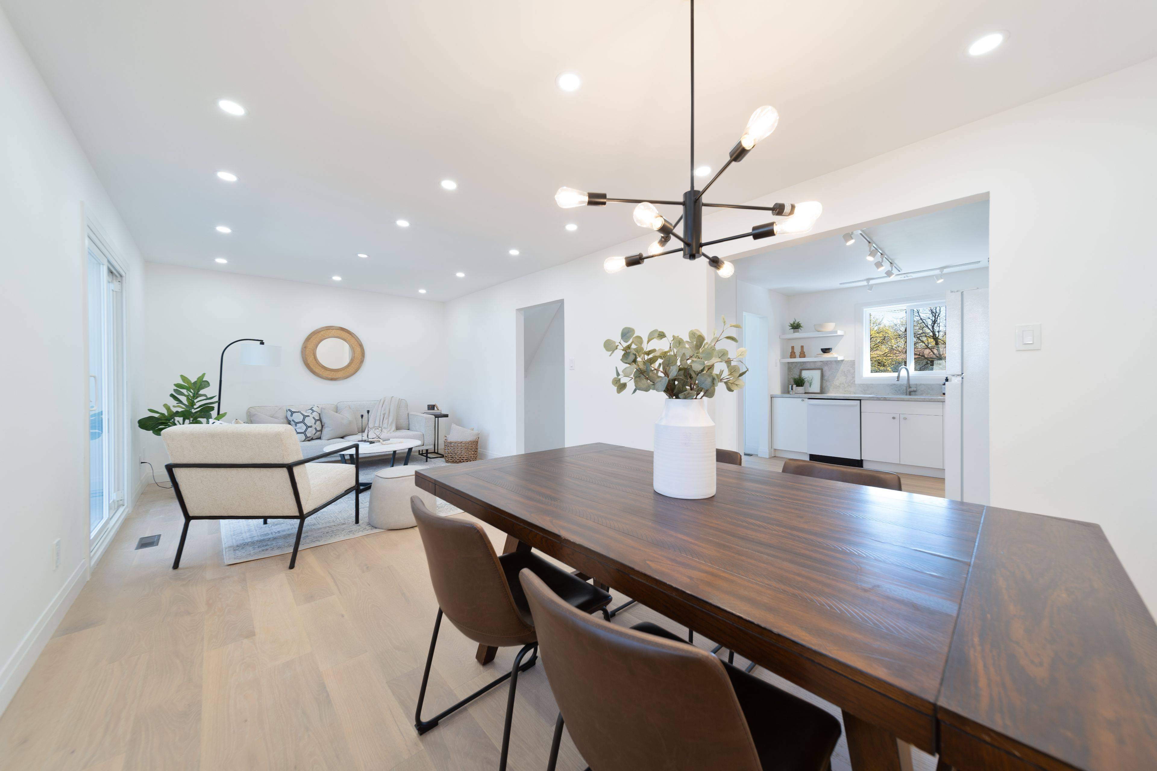 London East, ON N5Y 1T9,207 Boullee ST #27