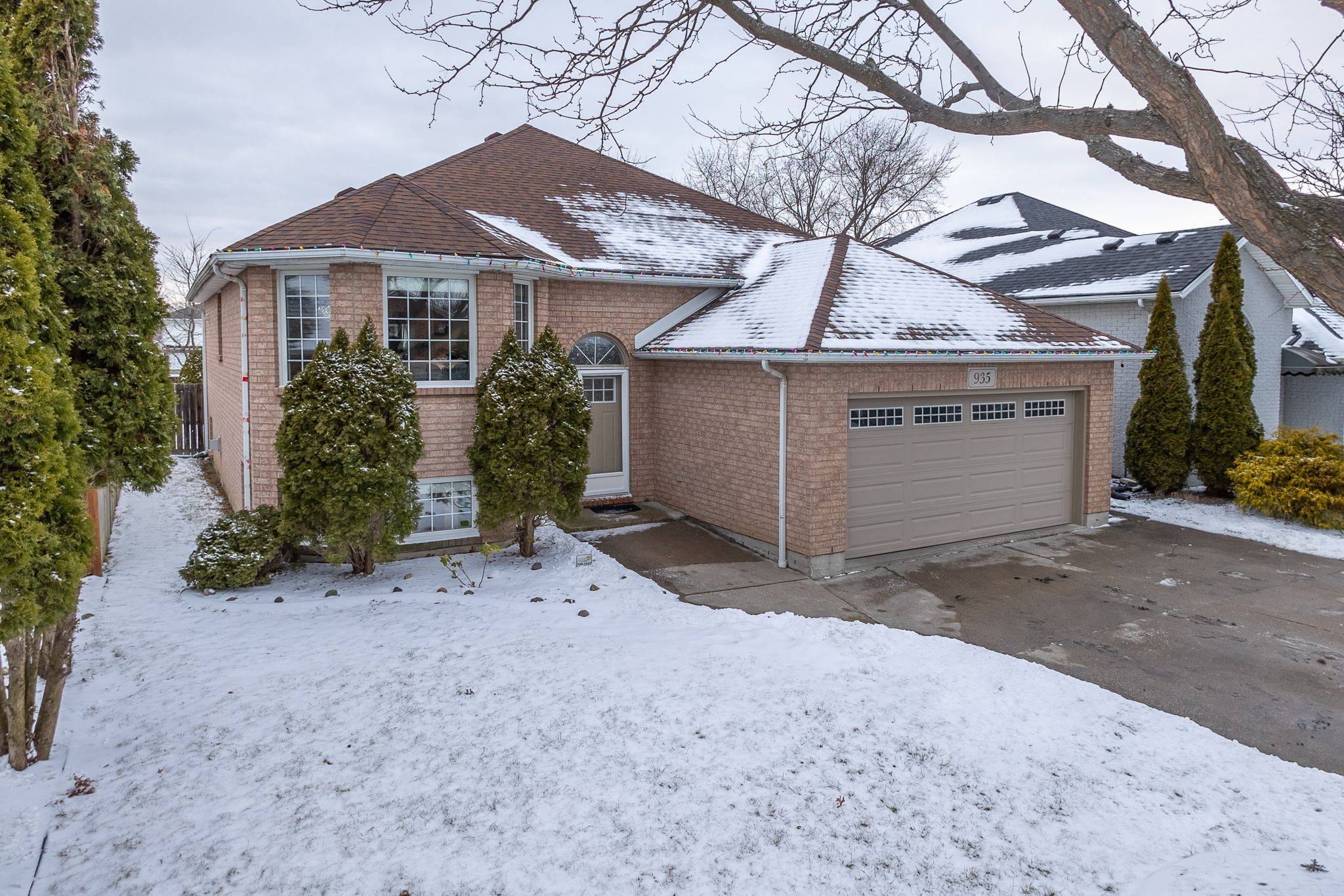 Windsor, ON N8P 1K5,935 Rendezvous DR