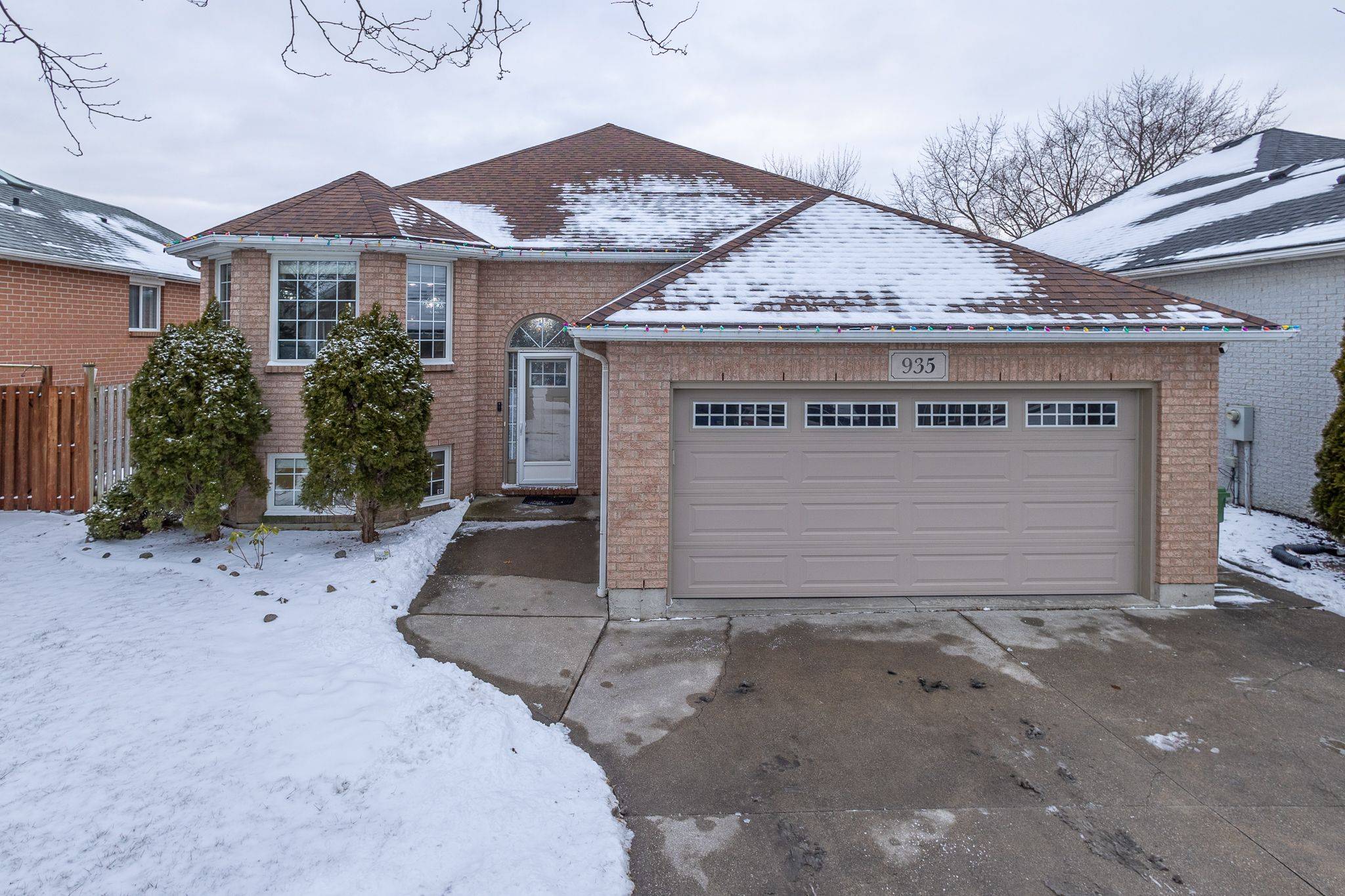 Windsor, ON N8P 1K5,935 Rendezvous DR