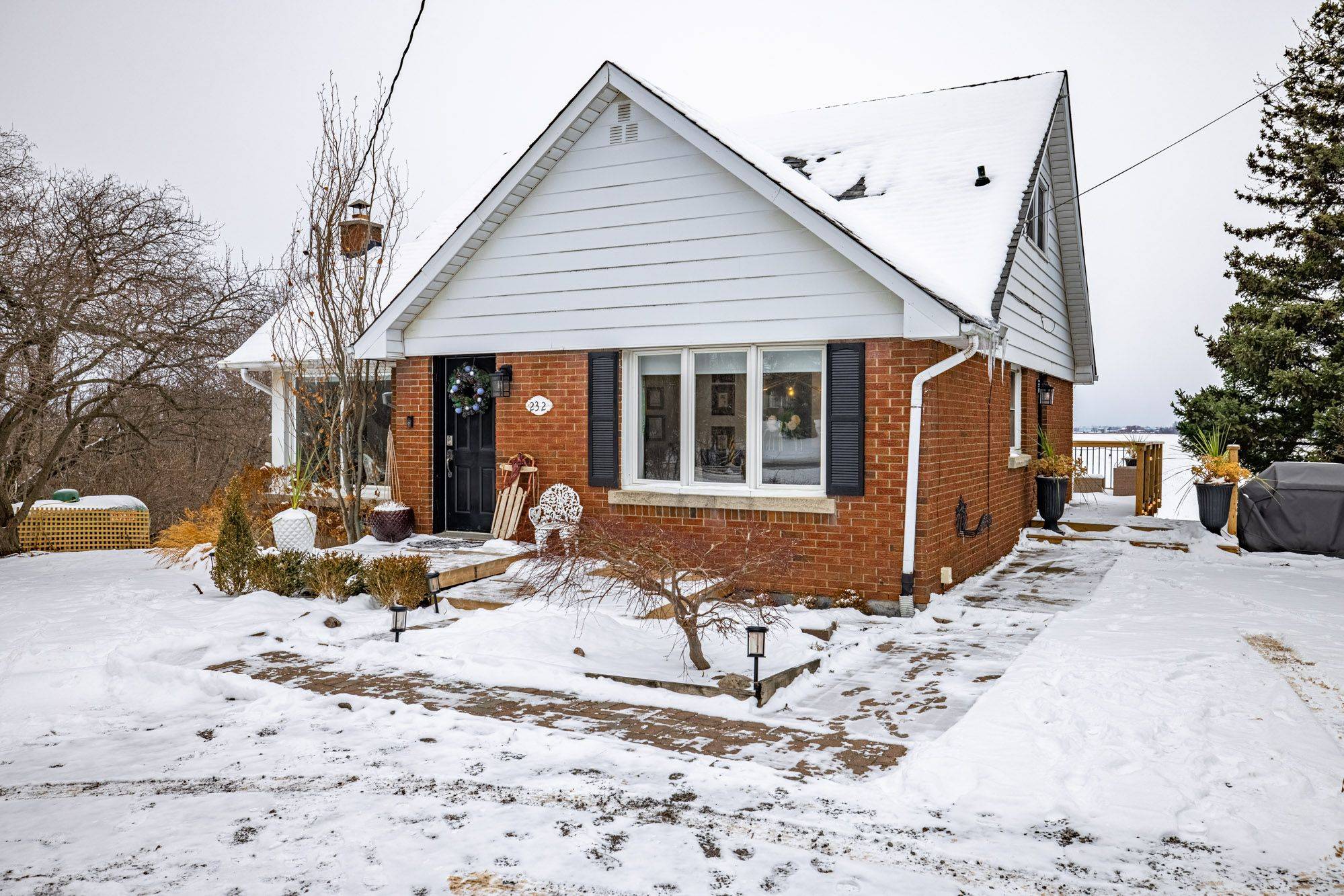 Niagara-on-the-lake, ON L0S 1J0,232 Queenston RD