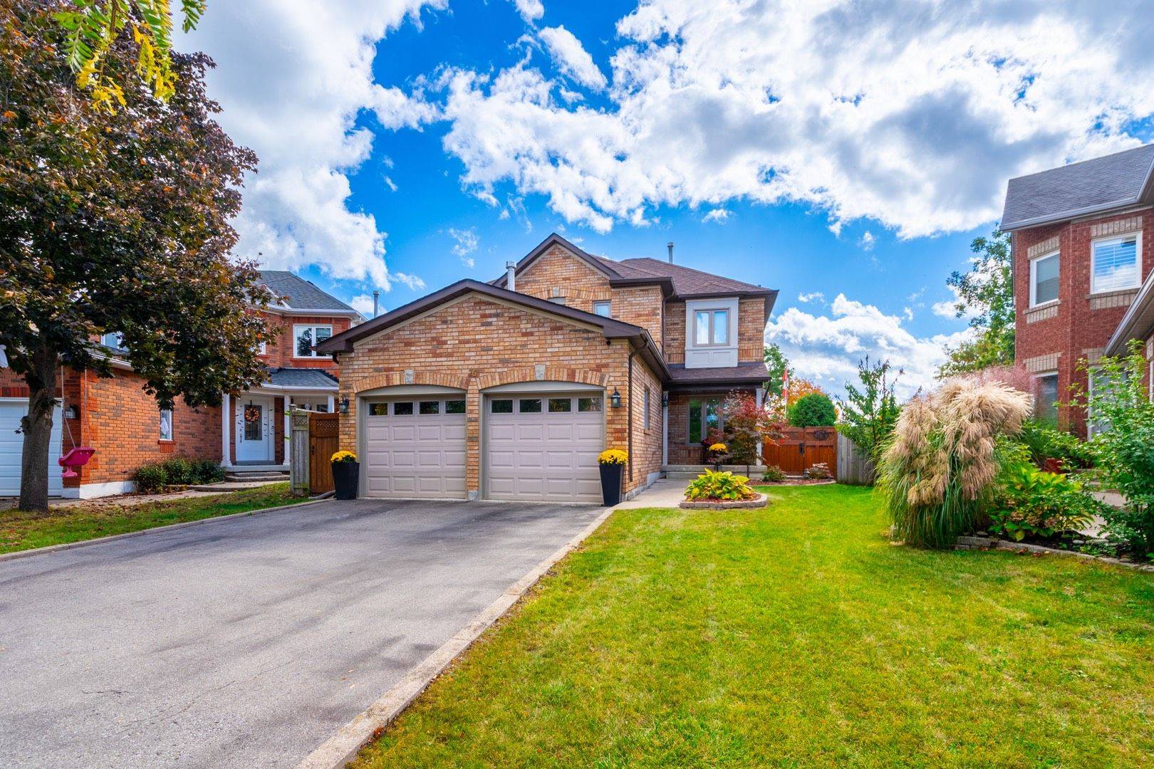 Hamilton, ON L8B 0N7,75 Chatsworth CRES