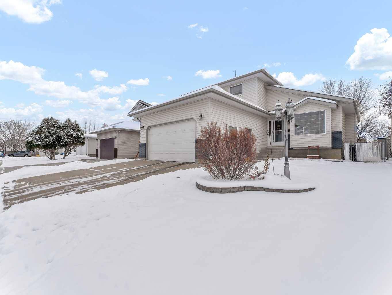 Medicine Hat, AB T1B4J4,15 Storrs CRES SE