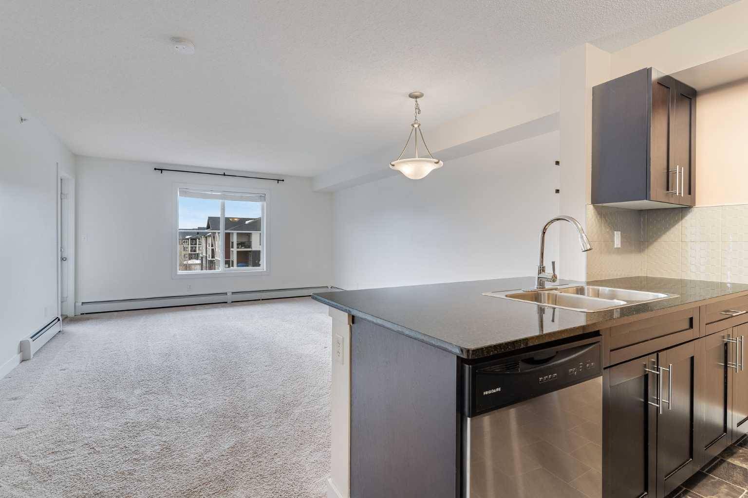 Calgary, AB T2X 2B9,81 Legacy BLVD SE #1411