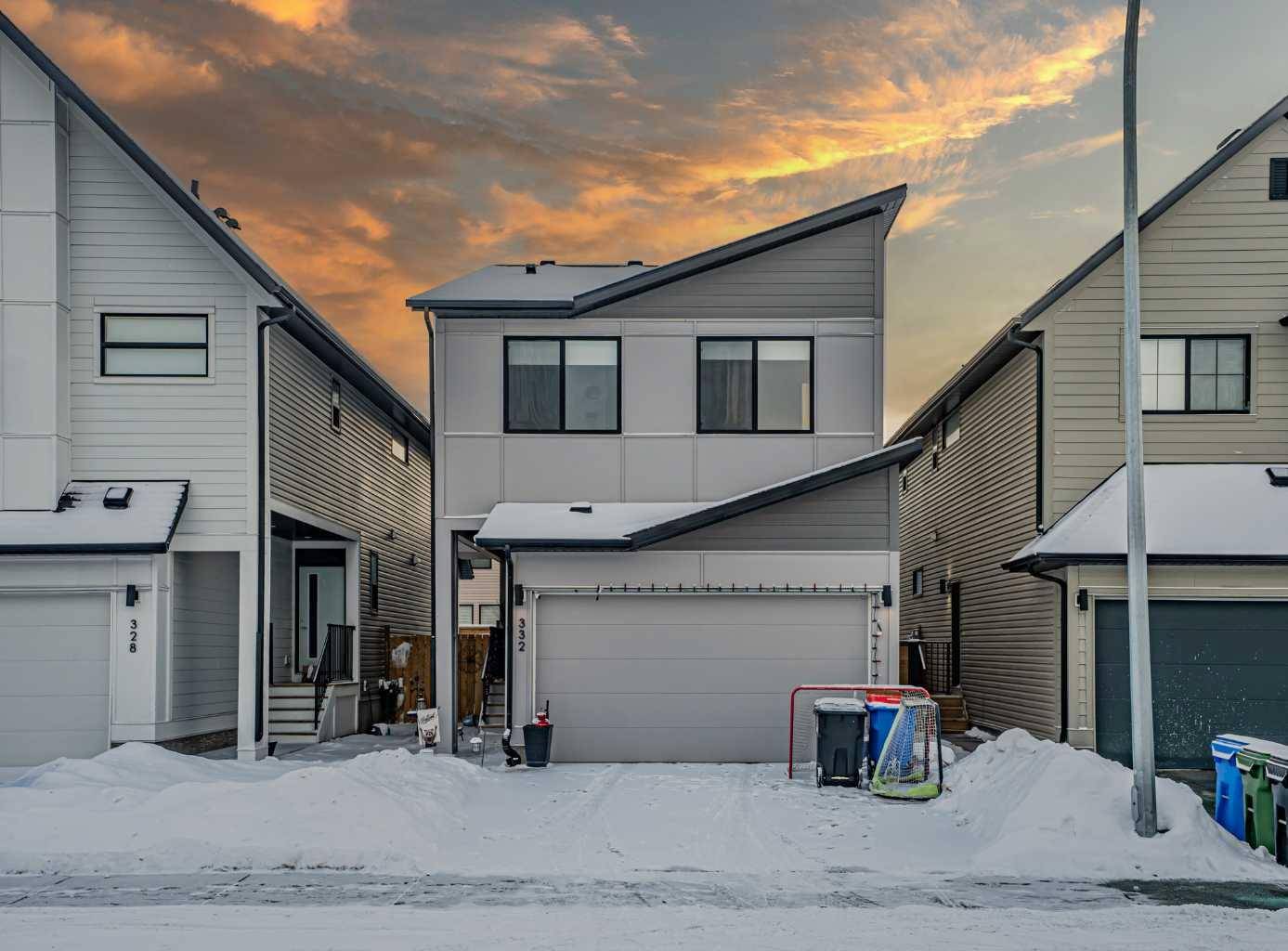 Calgary, AB T2Z 5H2,332 Copperhead WAY SE