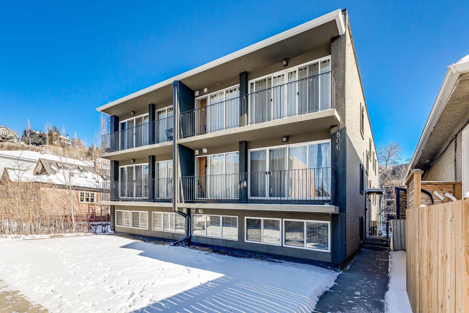 Calgary, AB T2N 1V1,806 9A ST NW #1