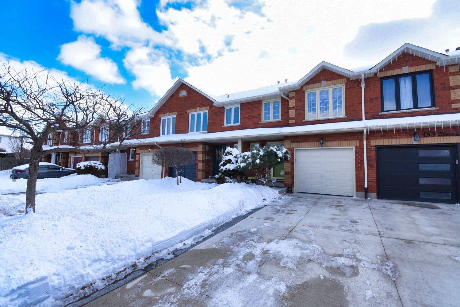 Hamilton, ON L9B 2K8,151 Dicenzo DR