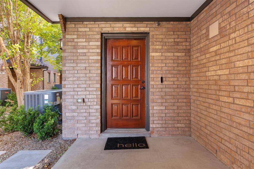 Dallas, TX 75240,13900 Noel Road #12