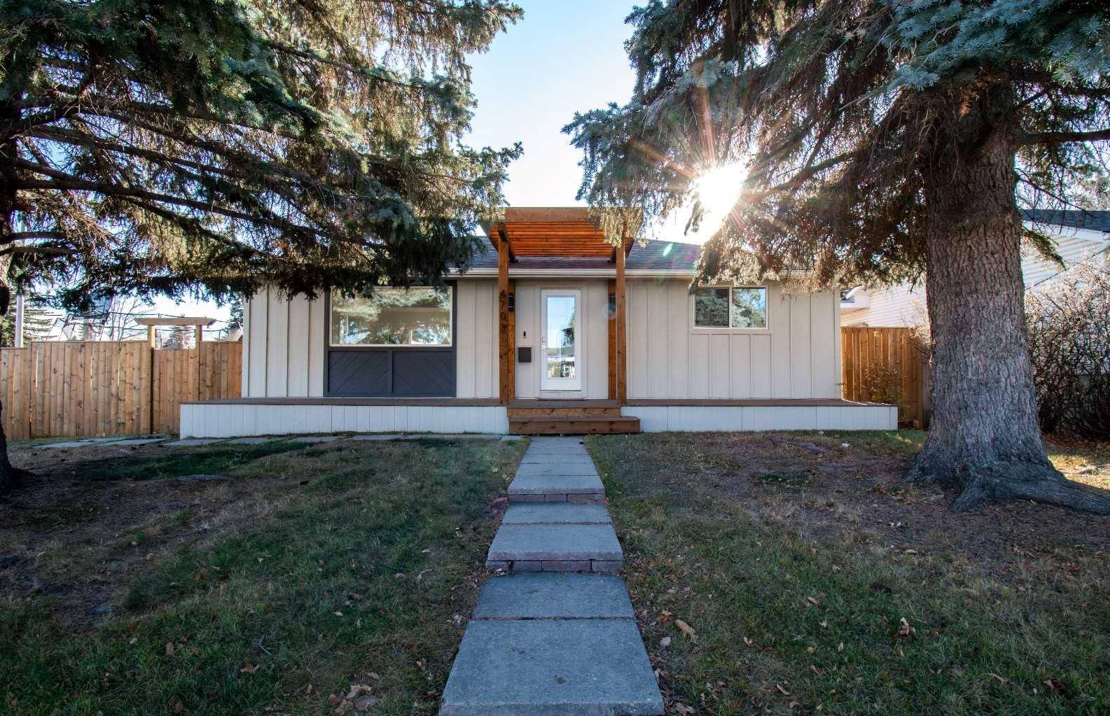 Calgary, AB T3E 0R3,4703 26 AVE SW