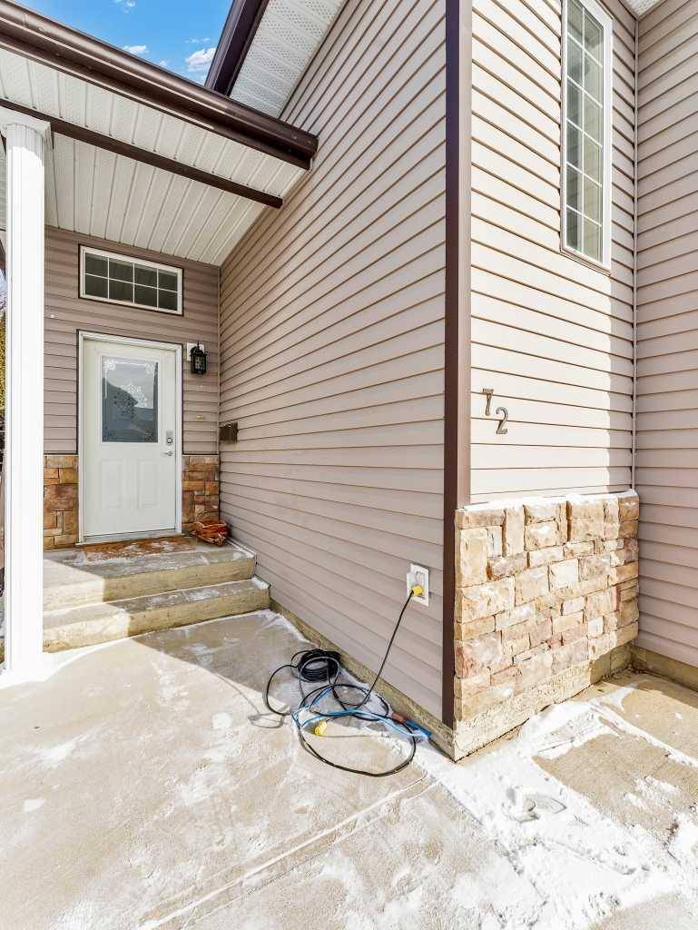 Medicine Hat, AB T1C2A8,72 Terrace Close NE