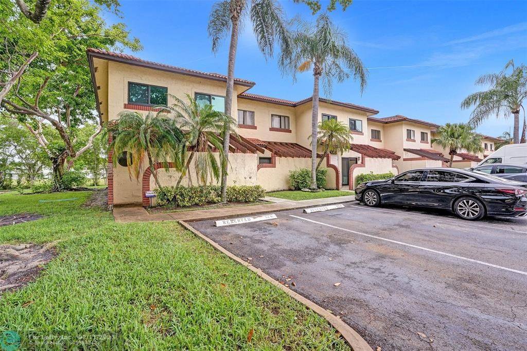 Sunrise, FL 33351,8873 NW 48th St #124