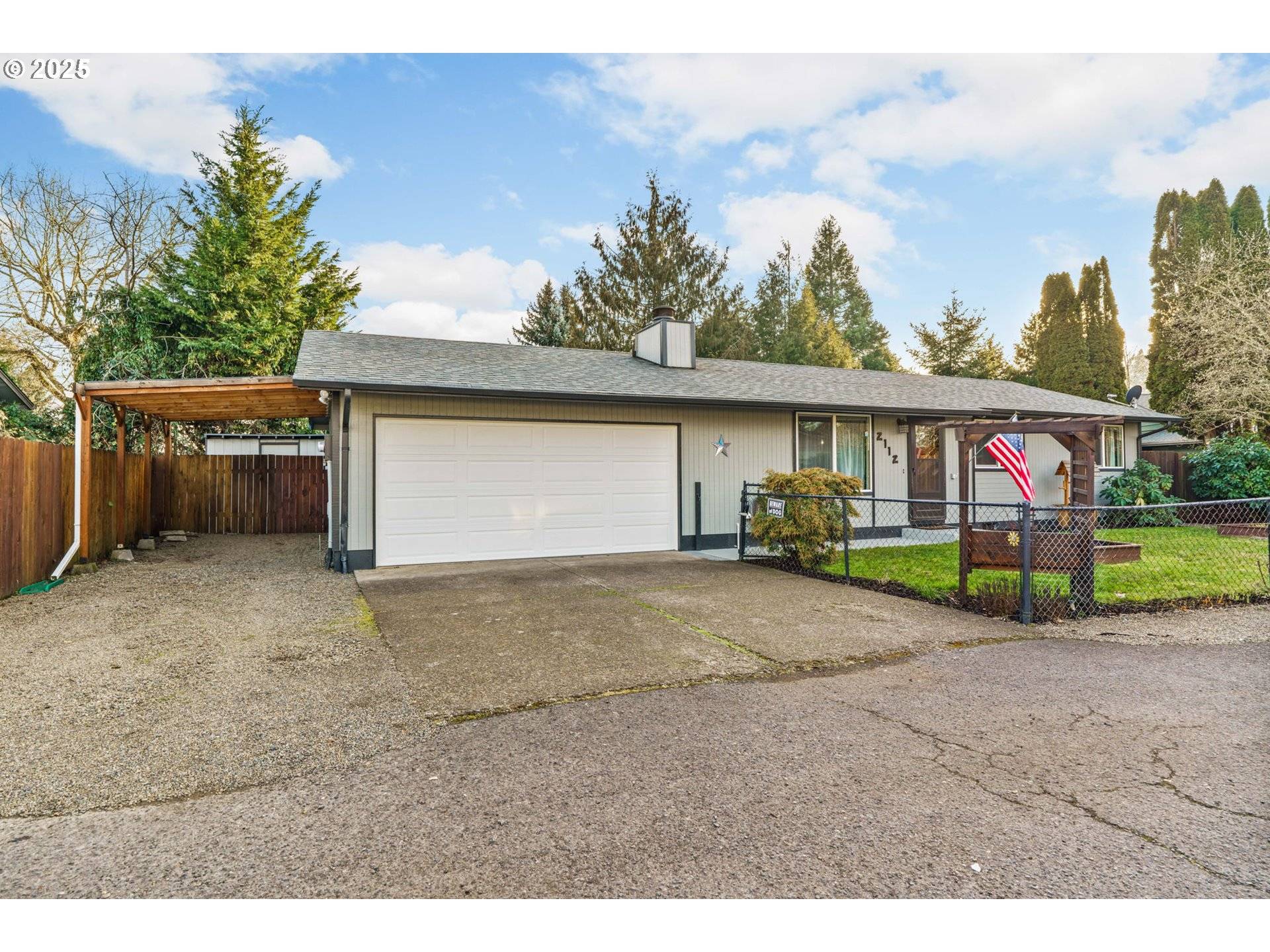 Eugene, OR 97402,2112 W IRWIN WAY