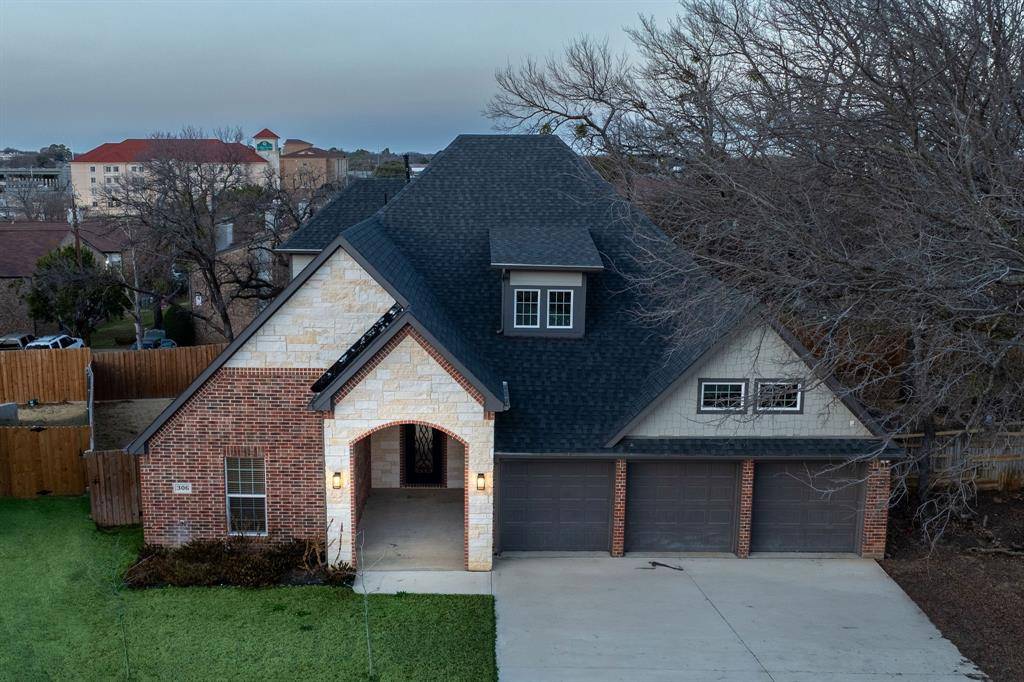 Euless, TX 76040,306 Oakwood Drive