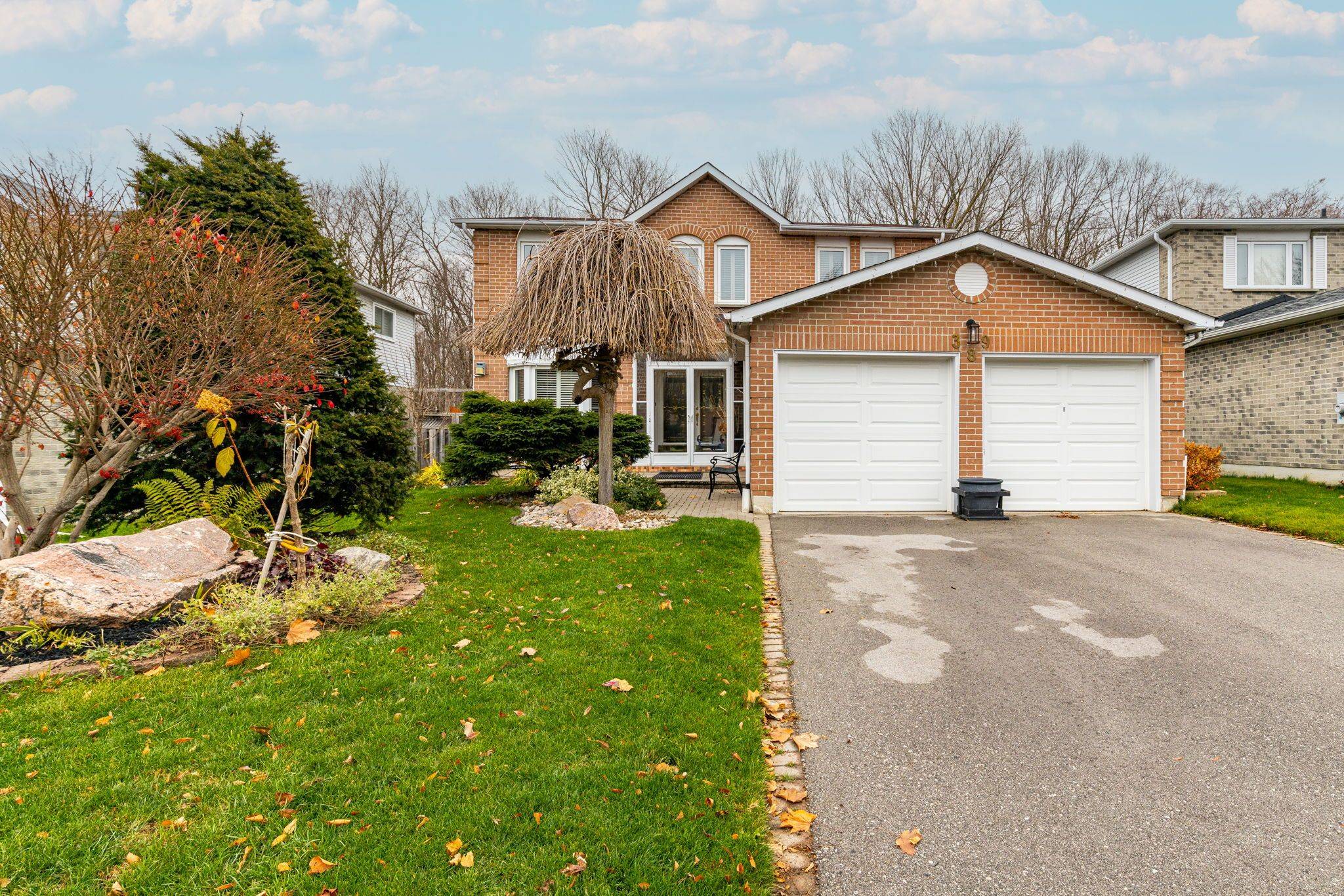 Newmarket, ON L3Y 8A2,389 Vanden Bergh BLVD