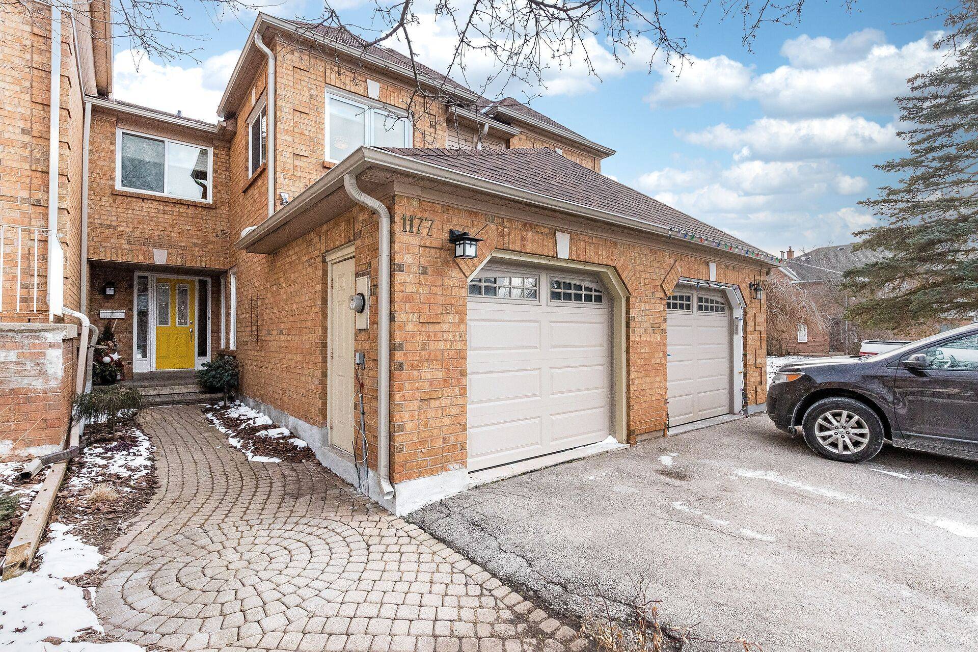 Oakville, ON L6M 3B9,1177 Leewood DR