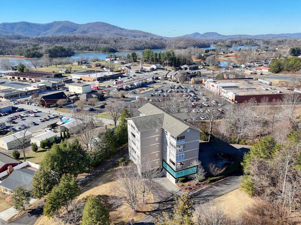 Hiawassee, GA 30546,121 River Street Unit 1A