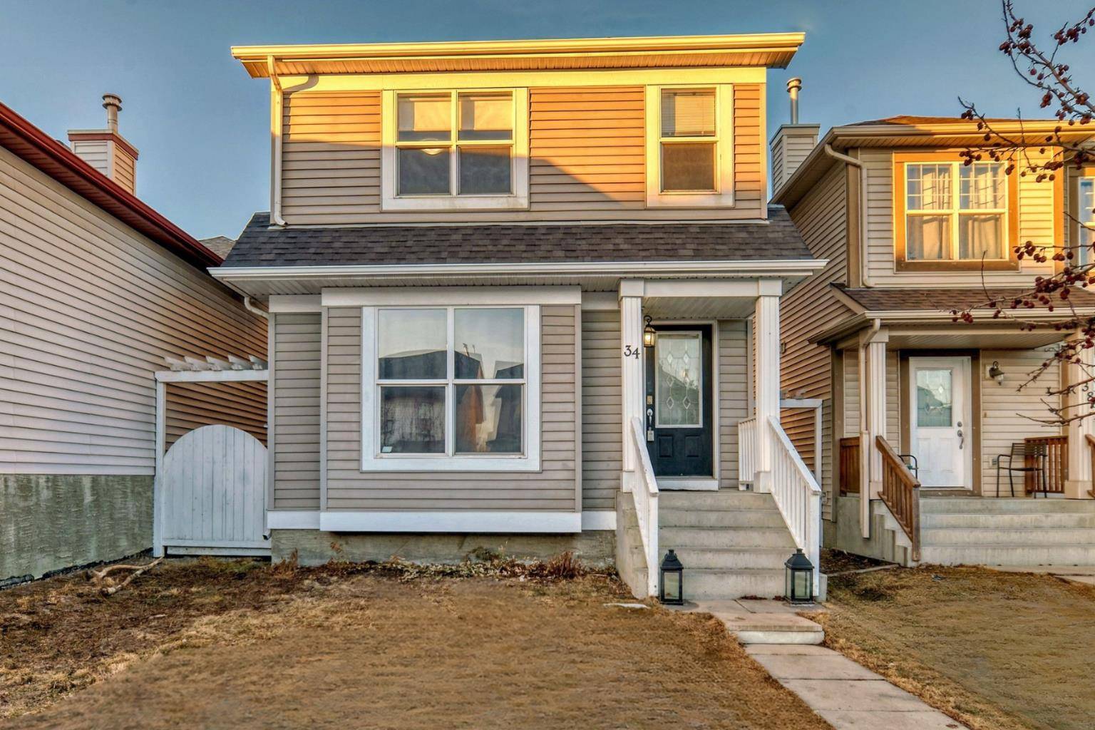 Calgary, AB T2Z 4P4,34 Prestwick PL SE