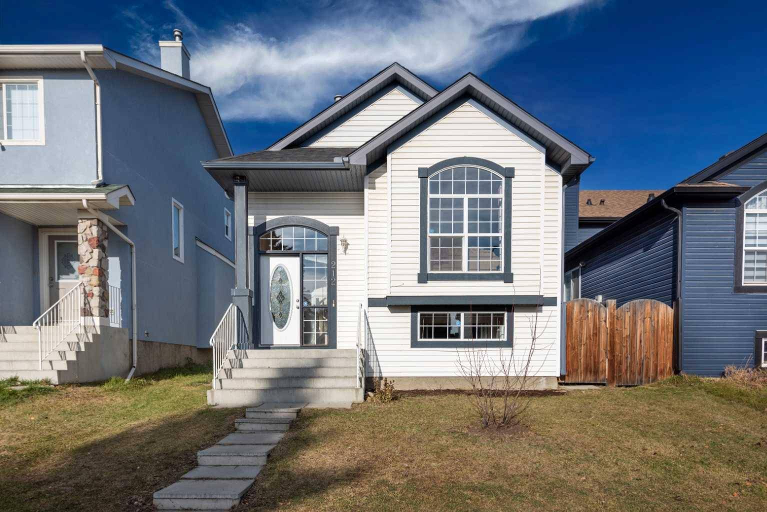 Calgary, AB T3J 5G6,212 Taradale DR NE