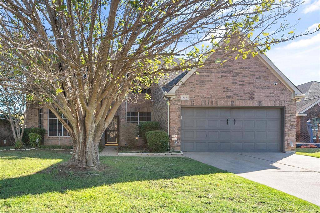 Burleson, TX 76028,915 Hidden Lake Drive