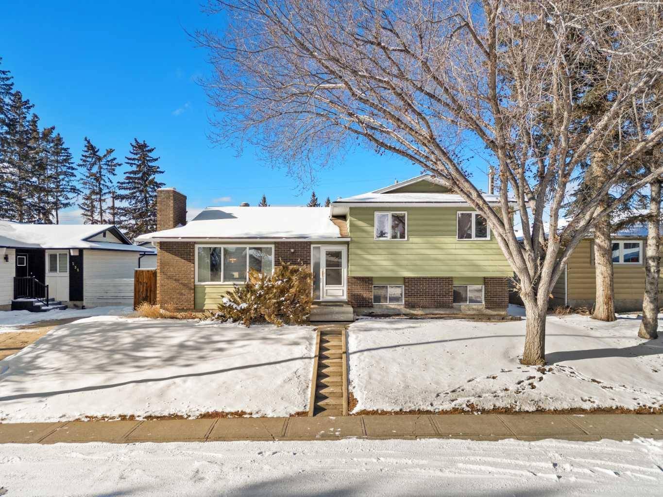 Calgary, AB T2J 4E3,235 Queensland CIR SE