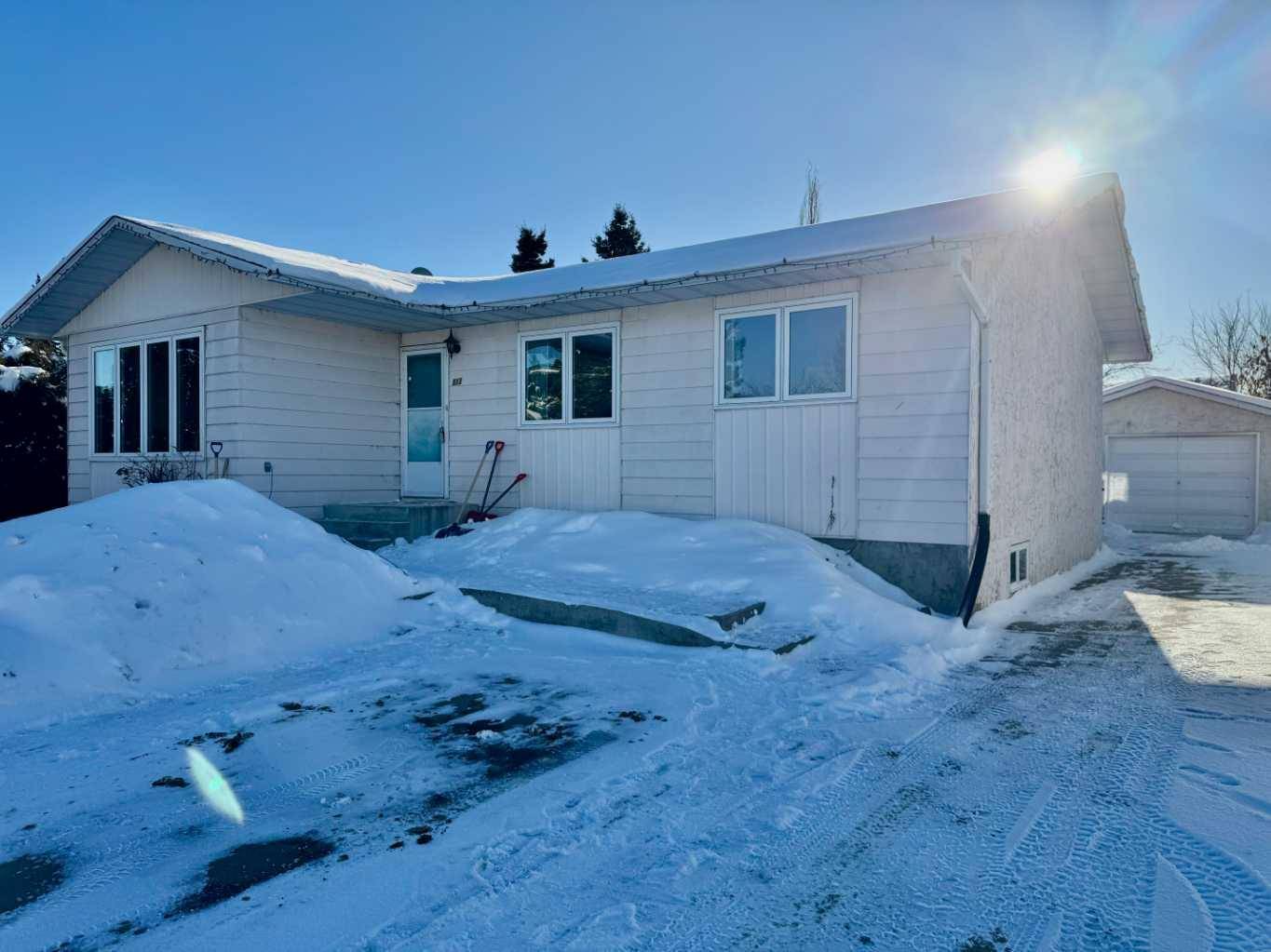 Slave Lake, AB T0G2A3,813 11 AVE SE