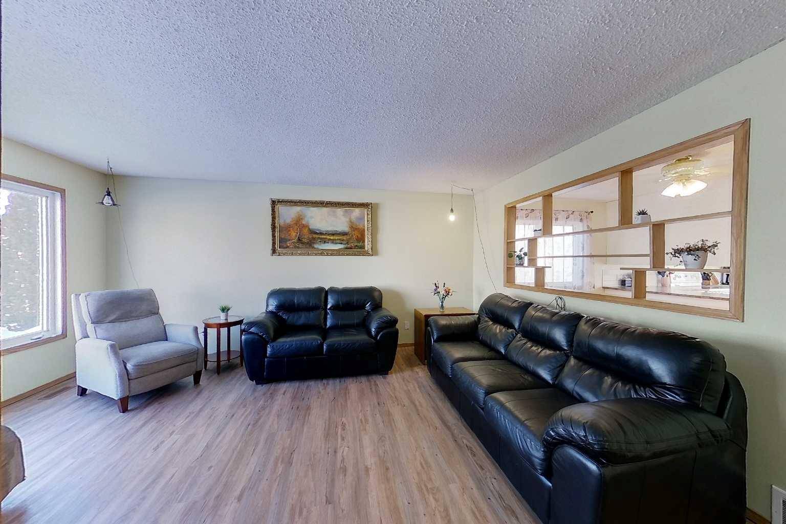 Slave Lake, AB T0G2A3,813 11 AVE SE