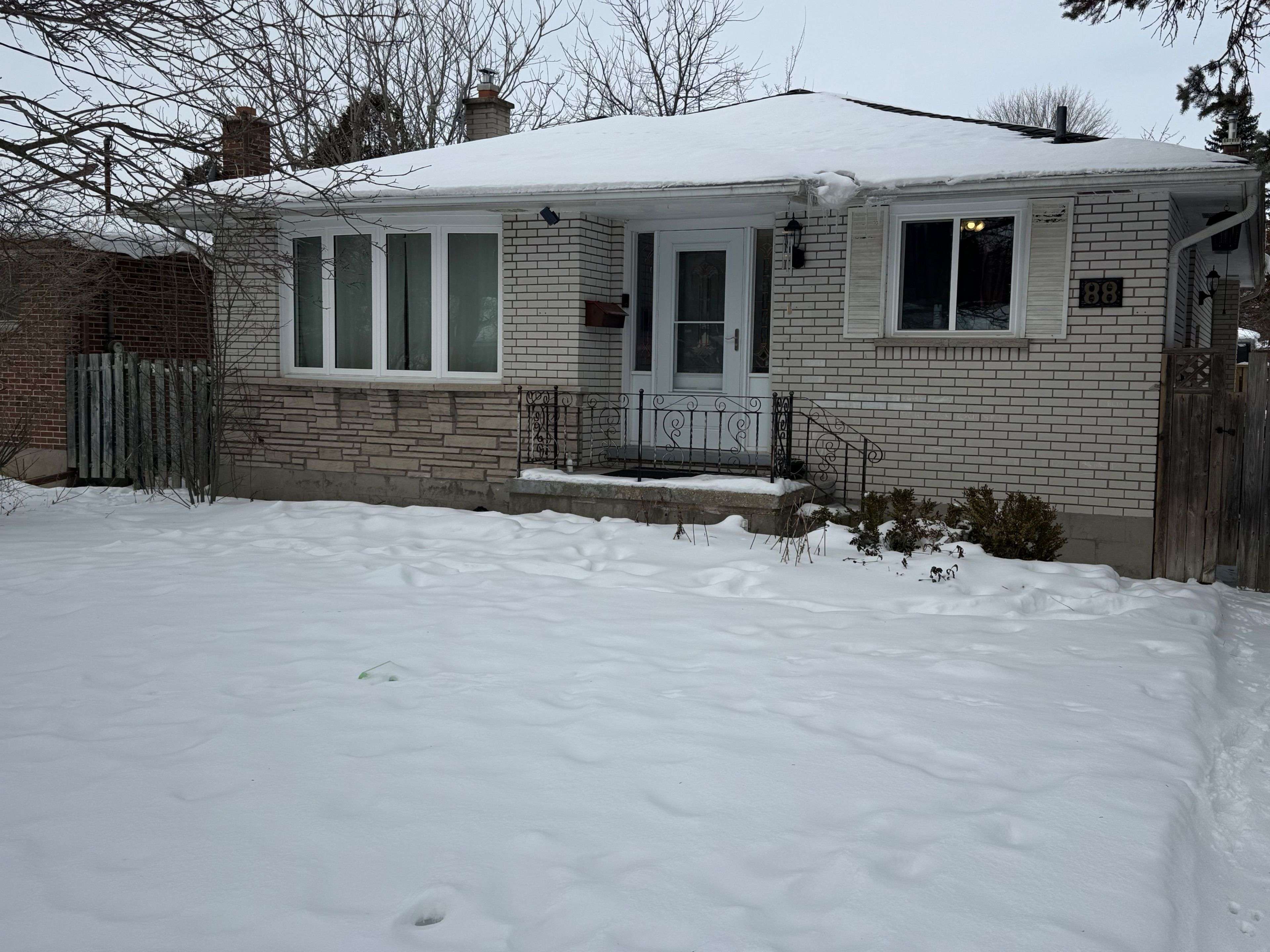 Guelph, ON N1E 4C6,88 Glenburnie DR