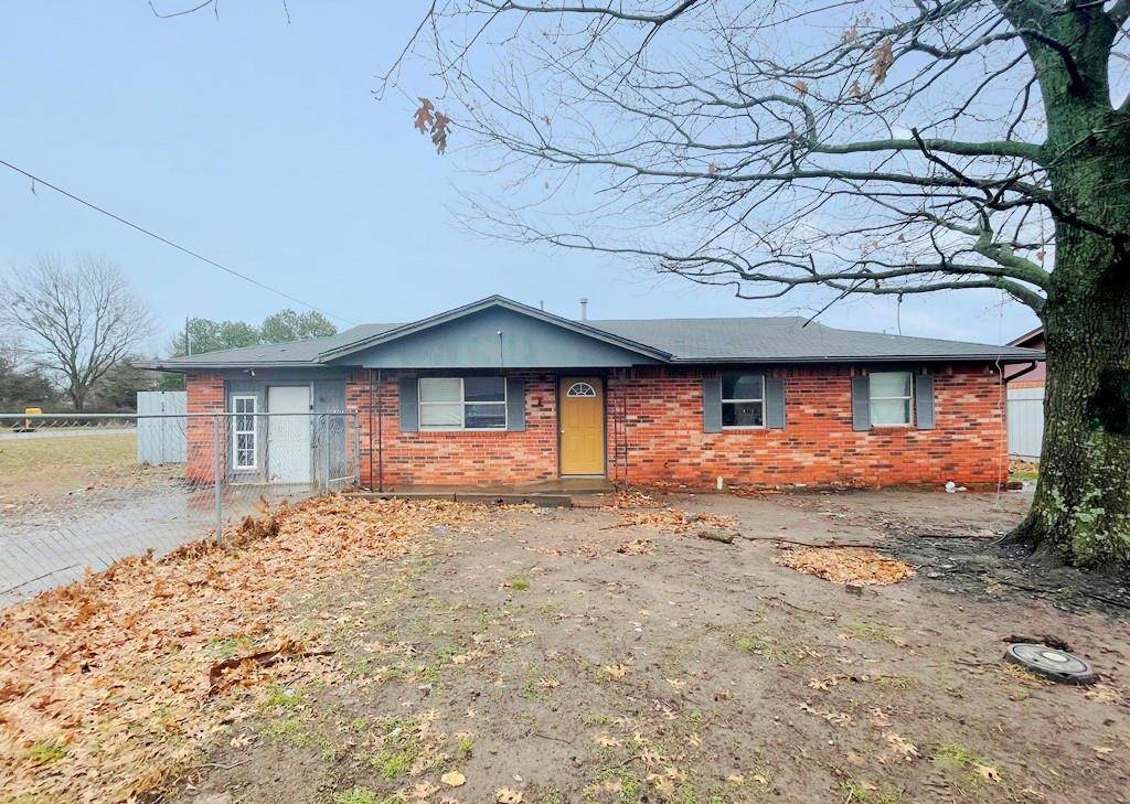 Holdenville, OK 74848,100 Lou Drive