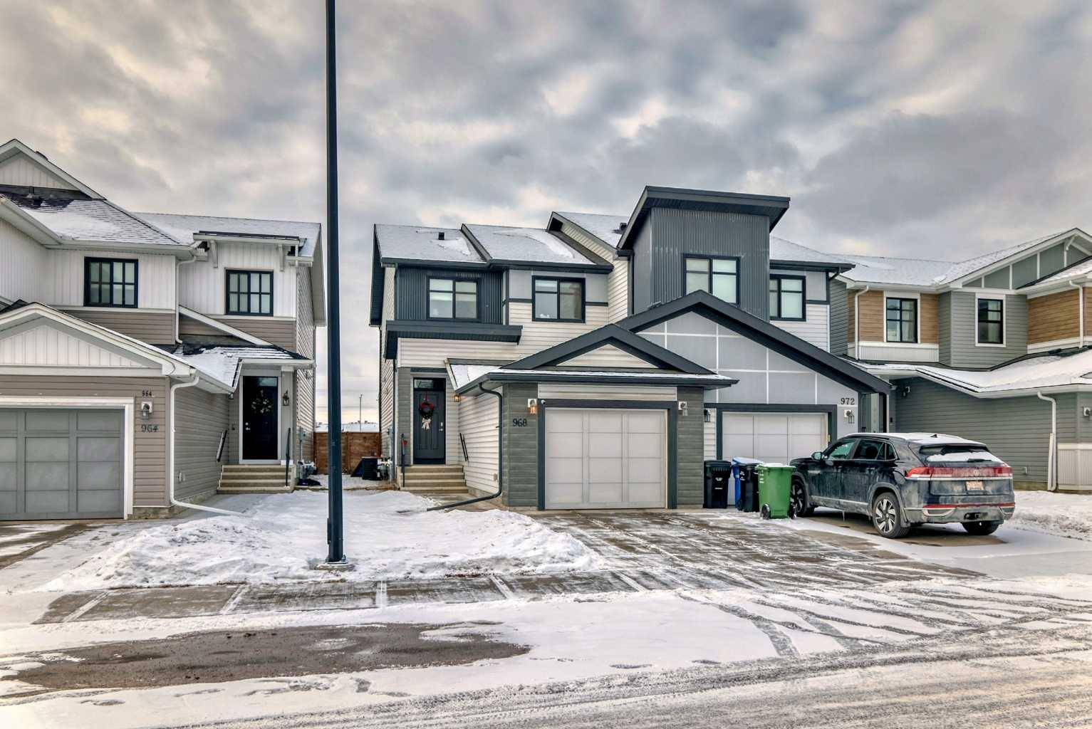 Calgary, AB T3M2V2,968 seton CIR SE