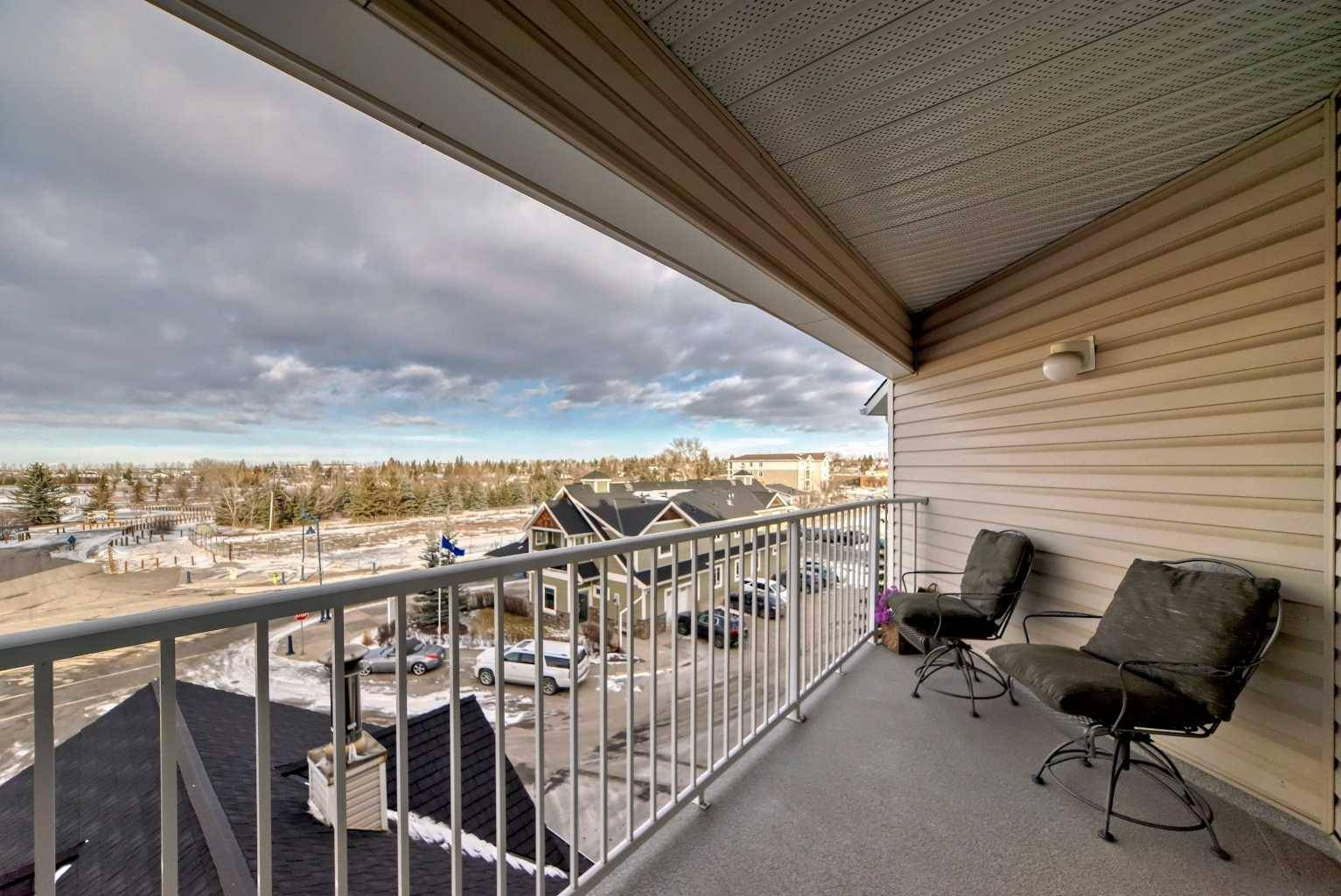 Airdrie, AB T4B 2M5,305 1 AVE NW #402