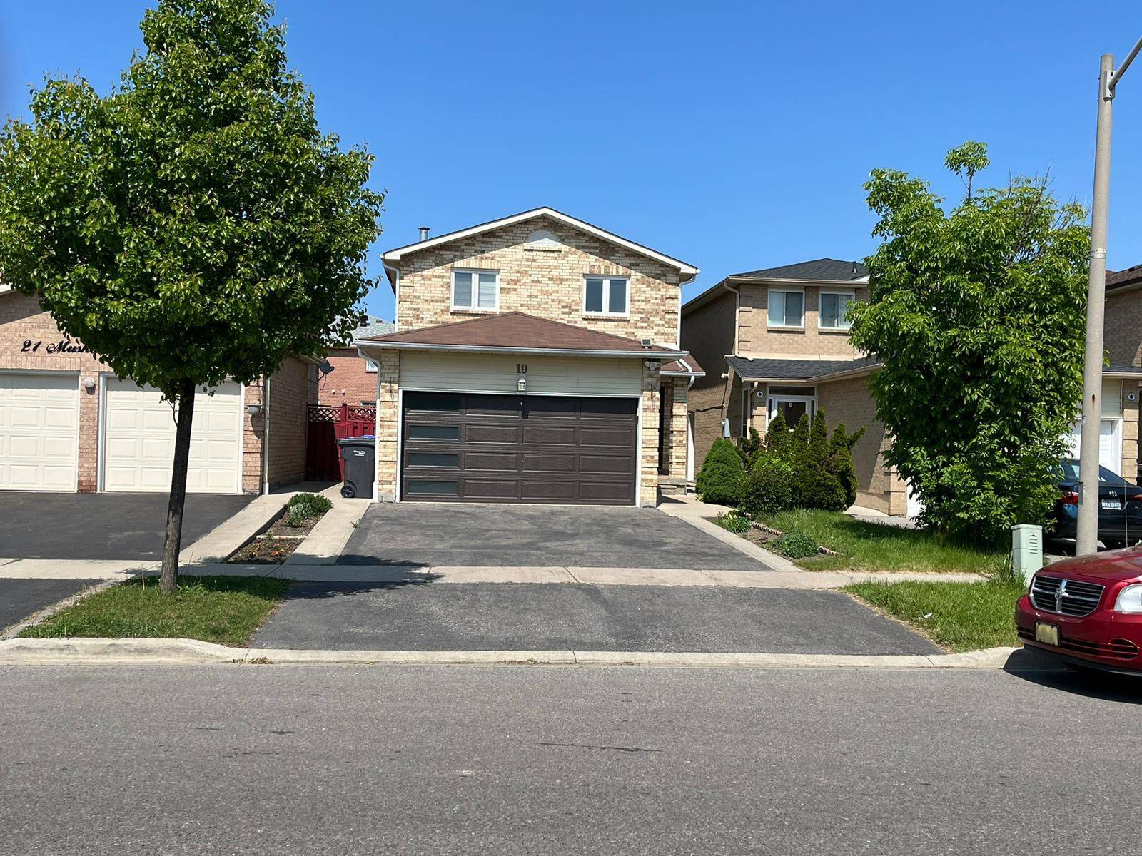 Brampton, ON L6Z 3W3,19 Muskoka ST