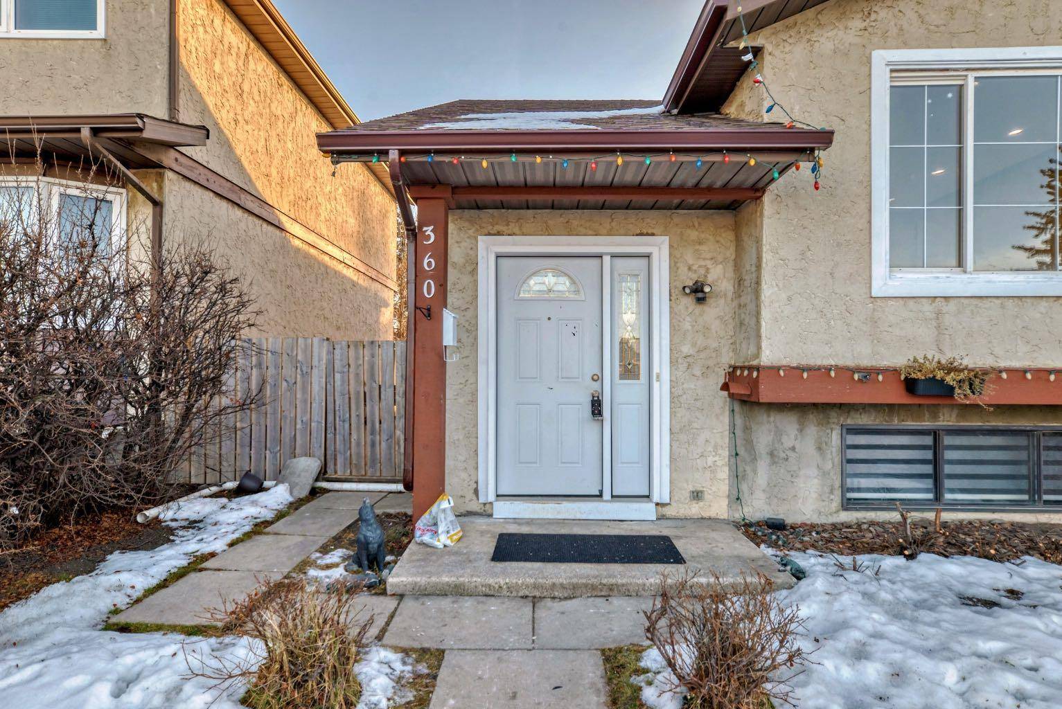 Calgary, AB T2A6L3,360 Abinger CRES NE