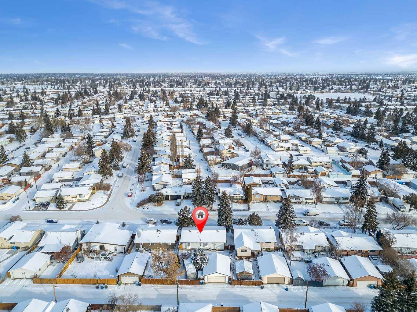 Calgary, AB T2A 4M7,719 Madeira DR NE