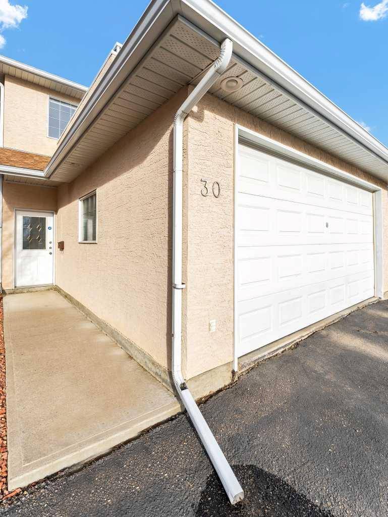 Medicine Hat, AB T1B4N4,30 Taylor Mews SE