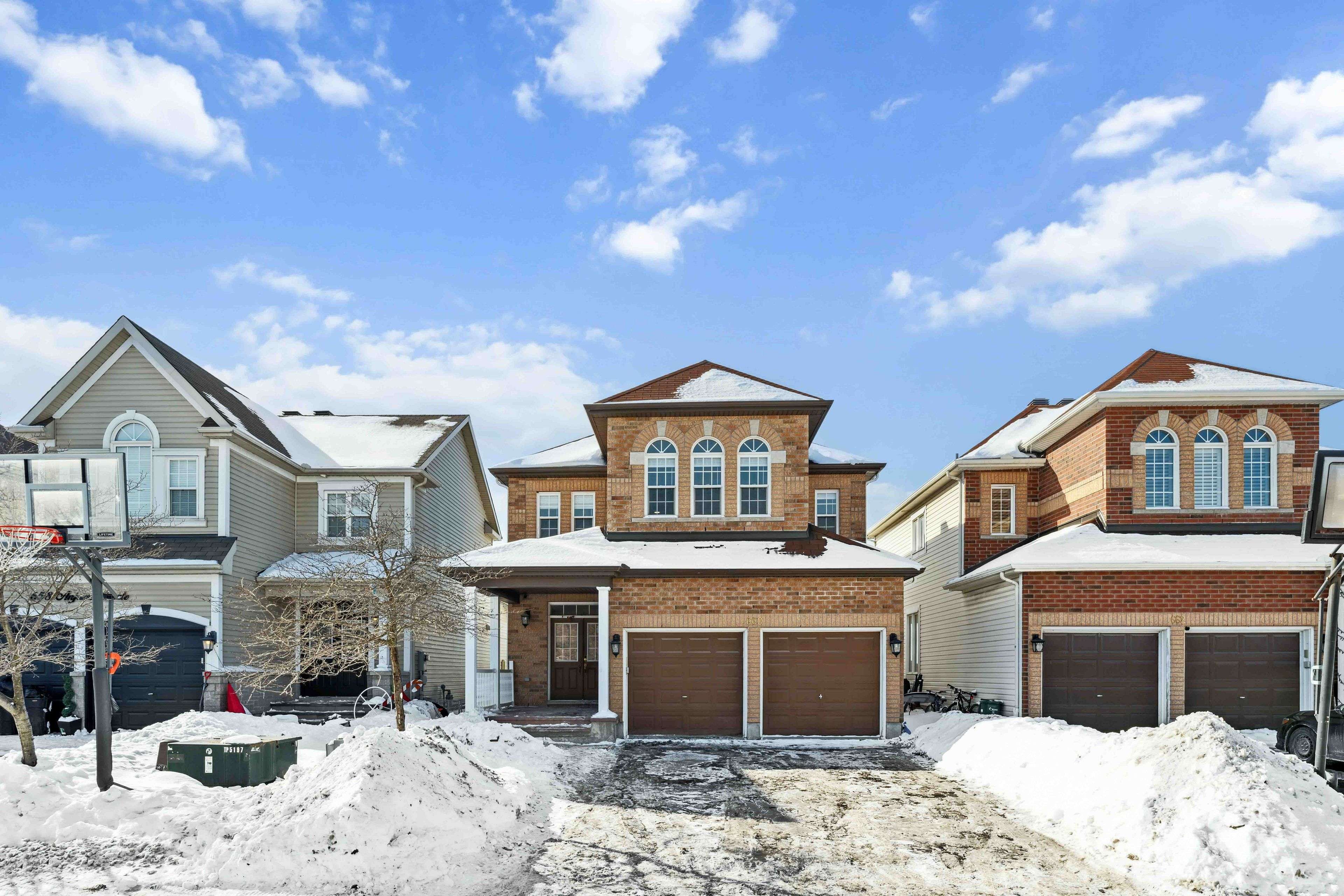 Barrhaven, ON K2J 0E2,660 Anjana CIR