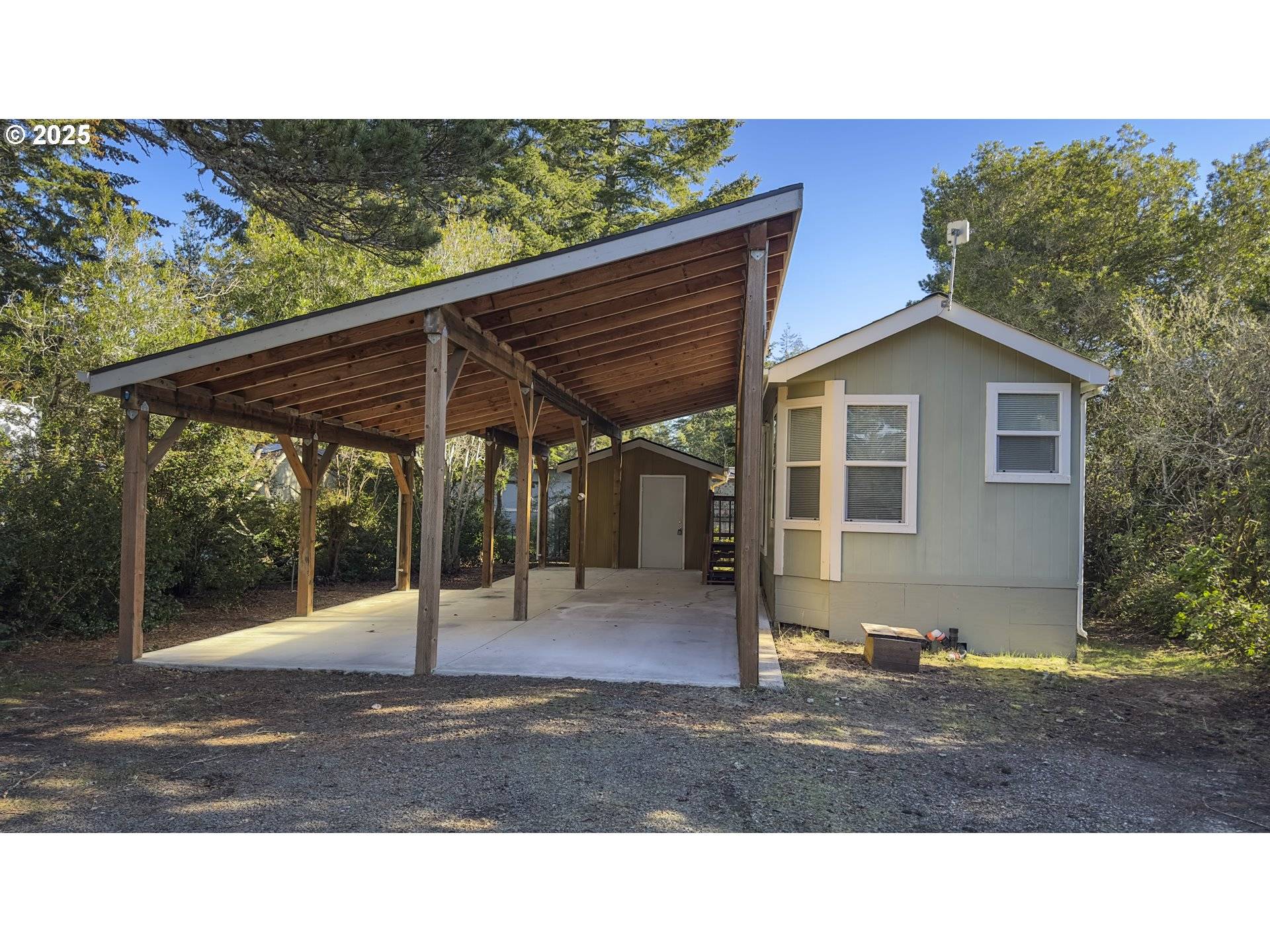 Florence, OR 97439,178 OUTER DR