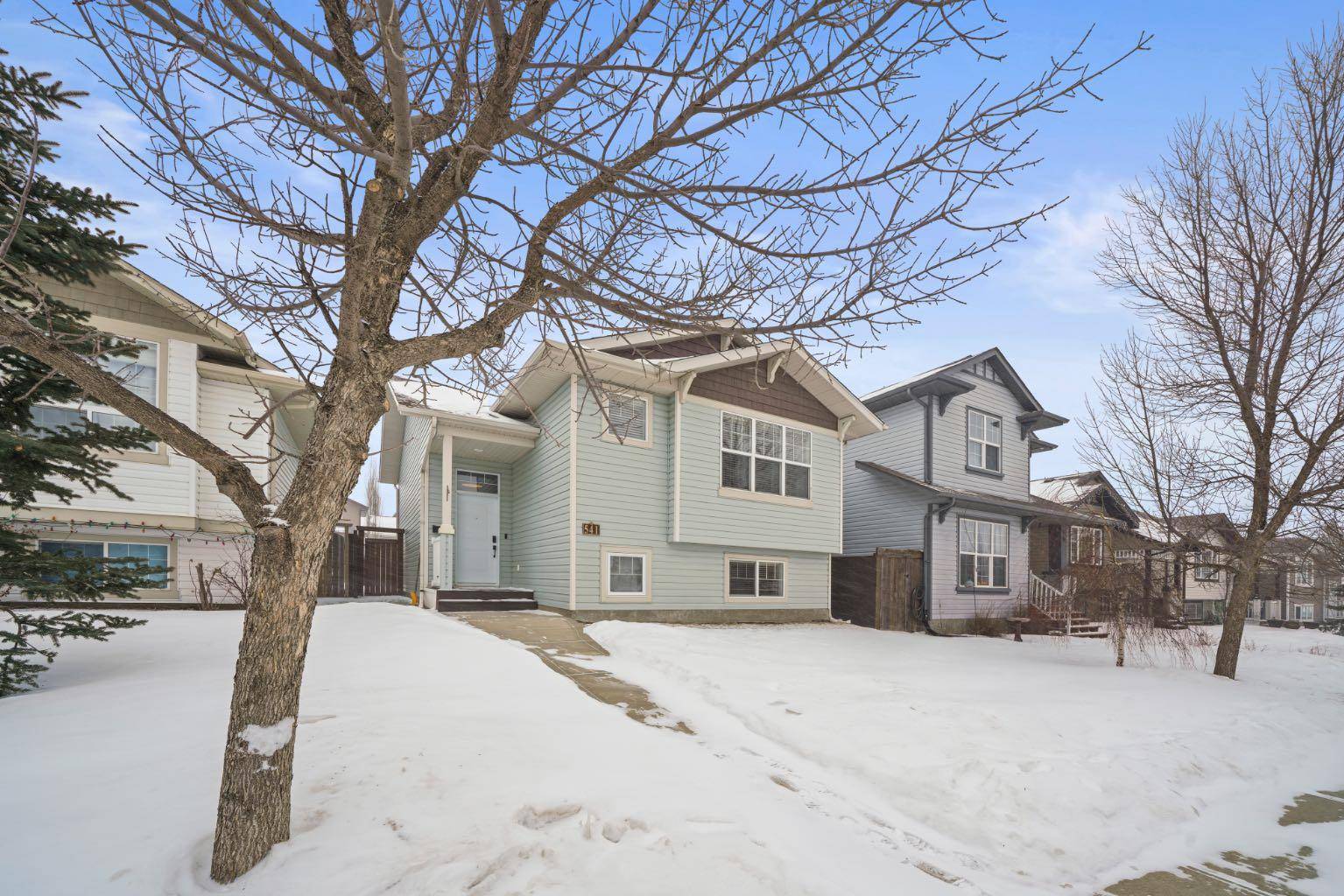 Red Deer, AB T4R 0H2,541 Lancaster DR