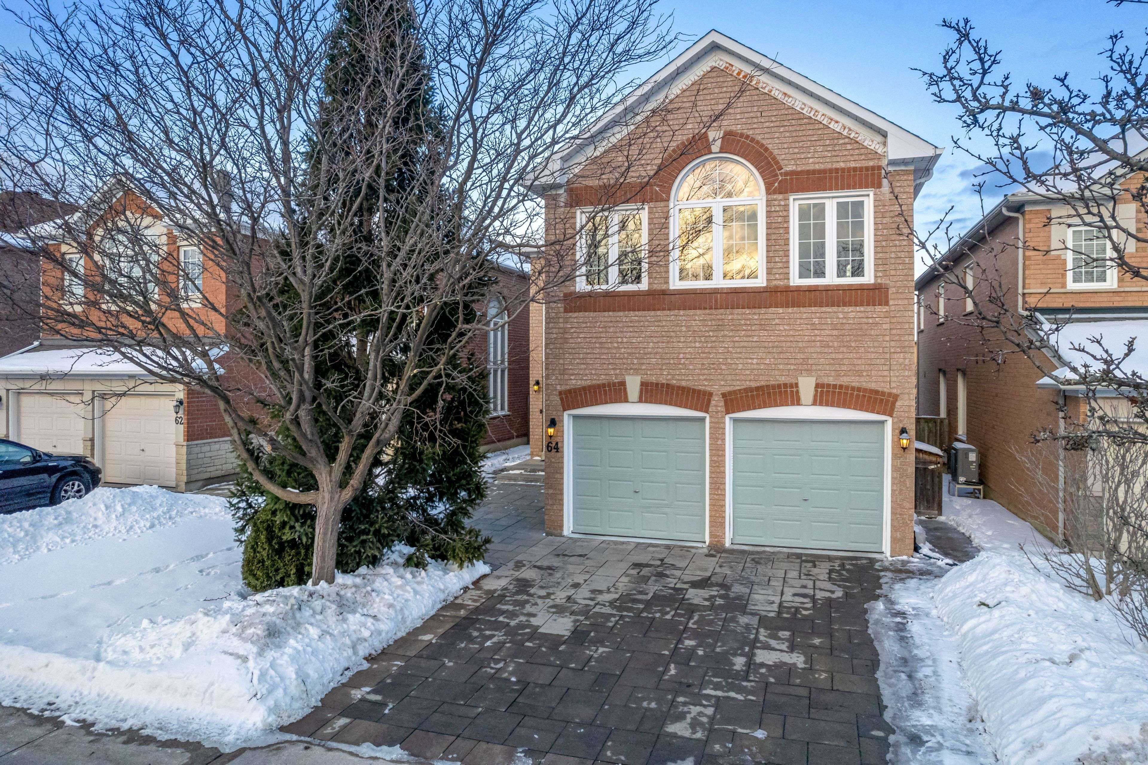 Richmond Hill, ON L4S 1Y9,64 Walnut Grove CRES